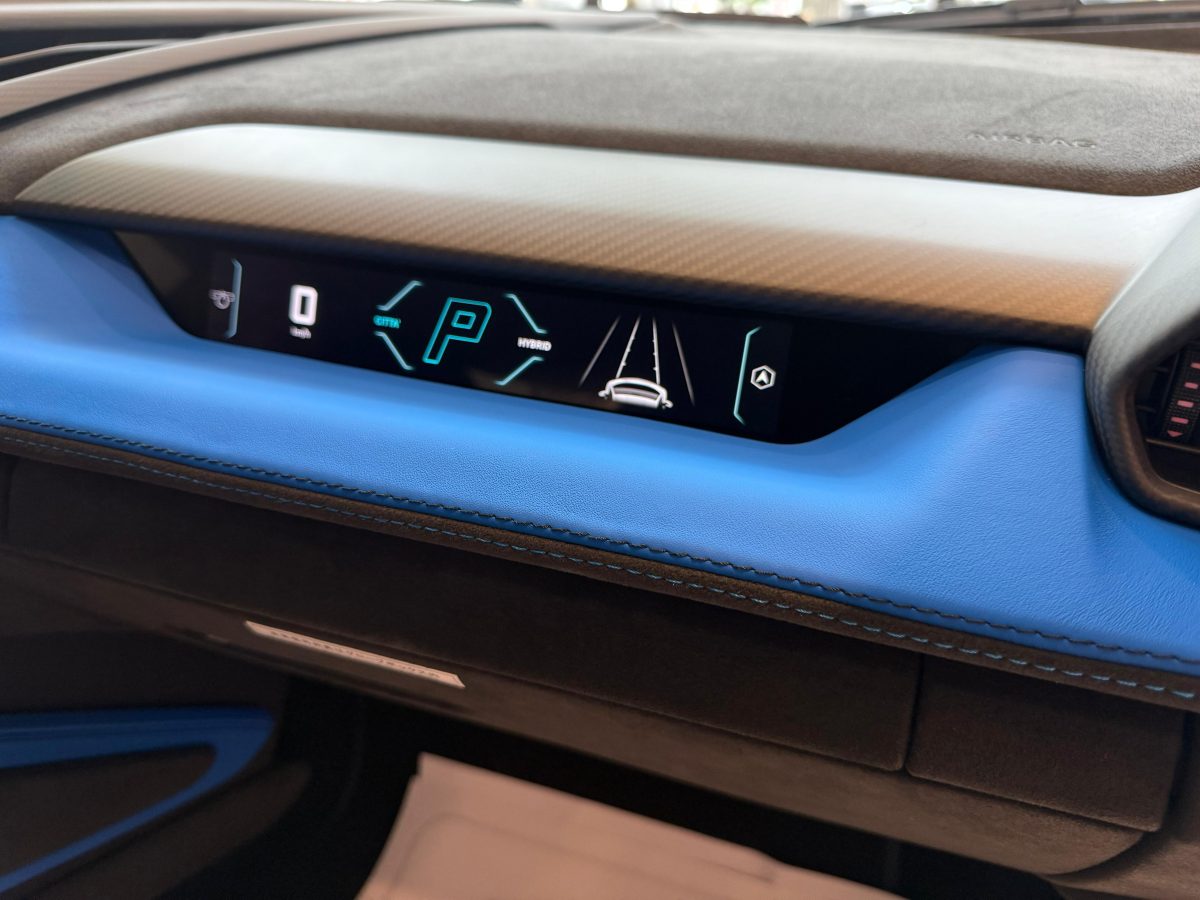 2024 Lamborghini Revuelto — Photo 13 / 14