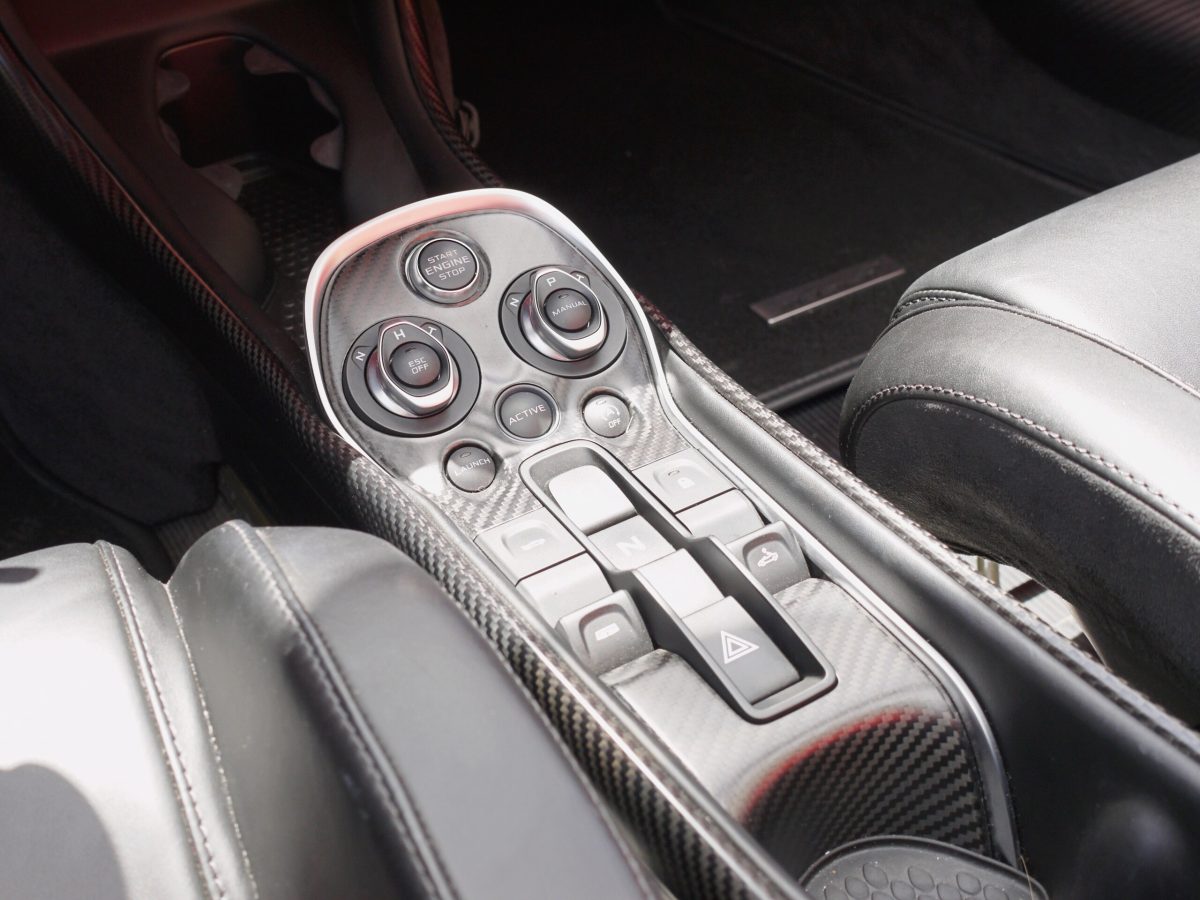 2019 McLaren 600LT Spider — Photo 9 / 21