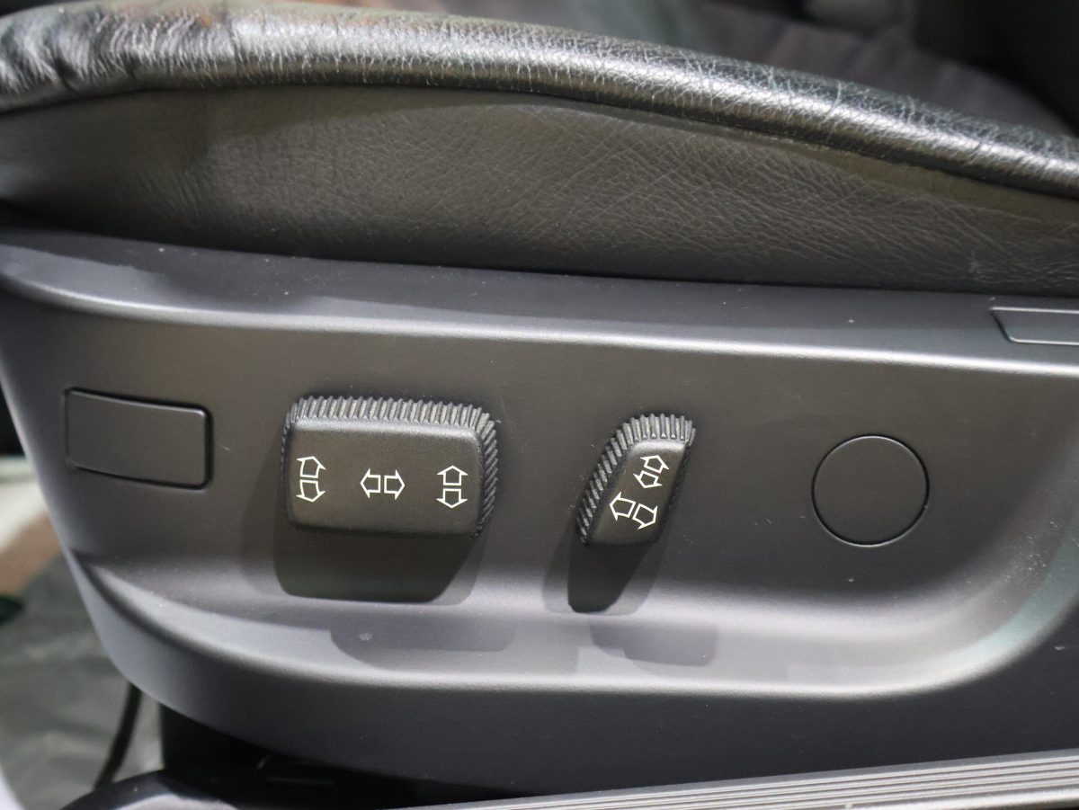1999 BMW 735i — Photo 9 / 21