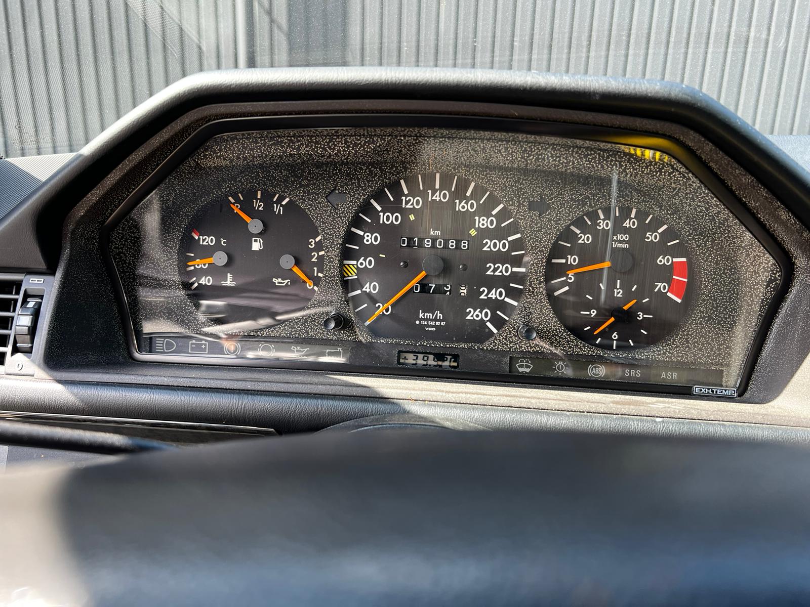 Mercedes-Benz E500 Limited Dashboard
