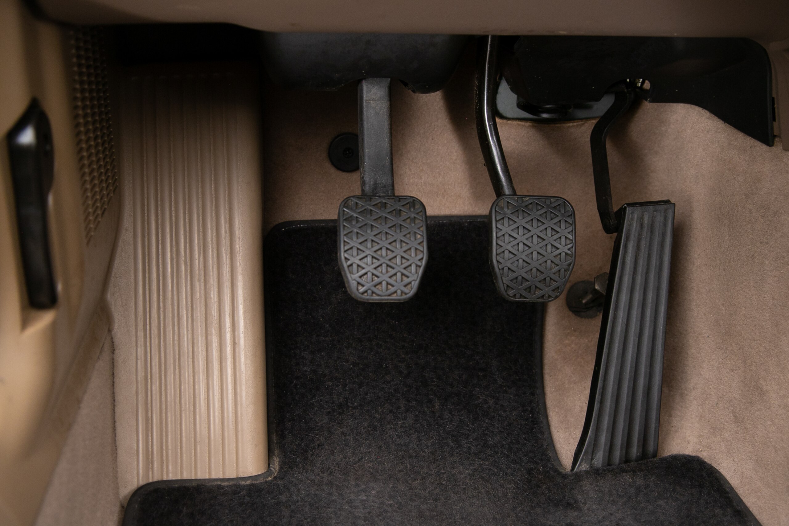 1996 BMW Z3 Roadster — Photo 20 / 26