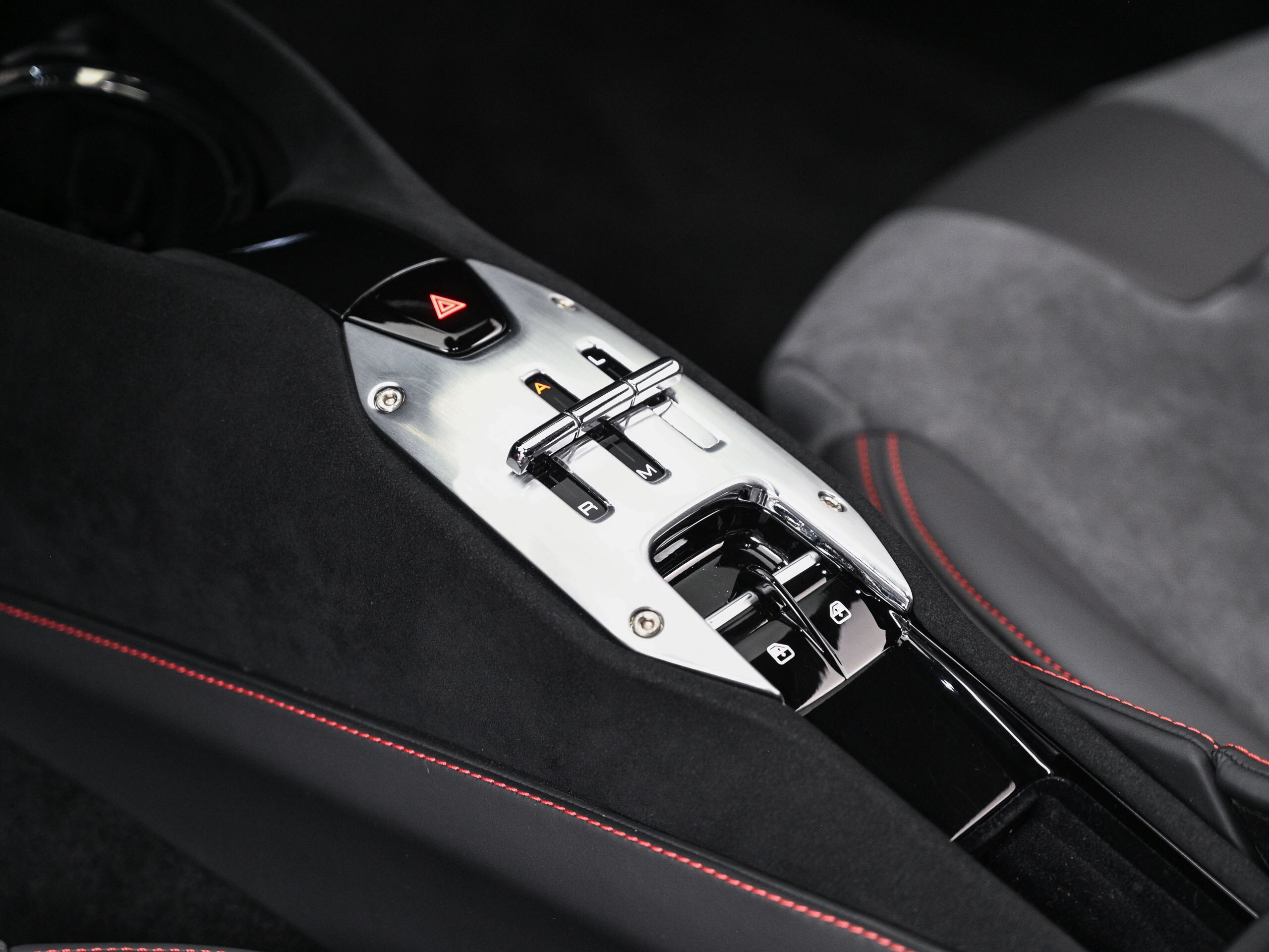 2021 Ferrari SF90 Stradale — Photo 13 / 22