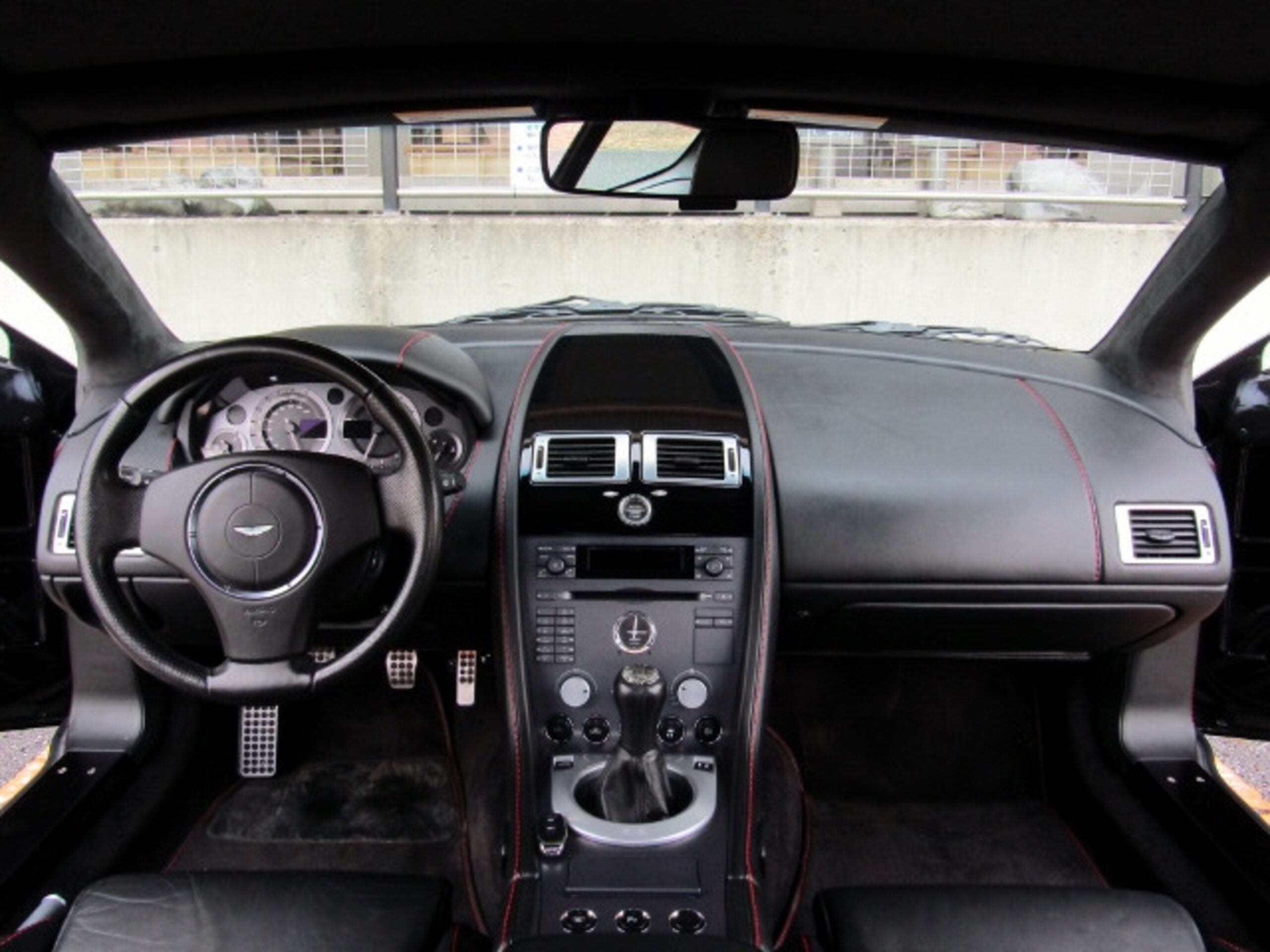 2006 Aston Martin Vantage — Photo 8 / 15