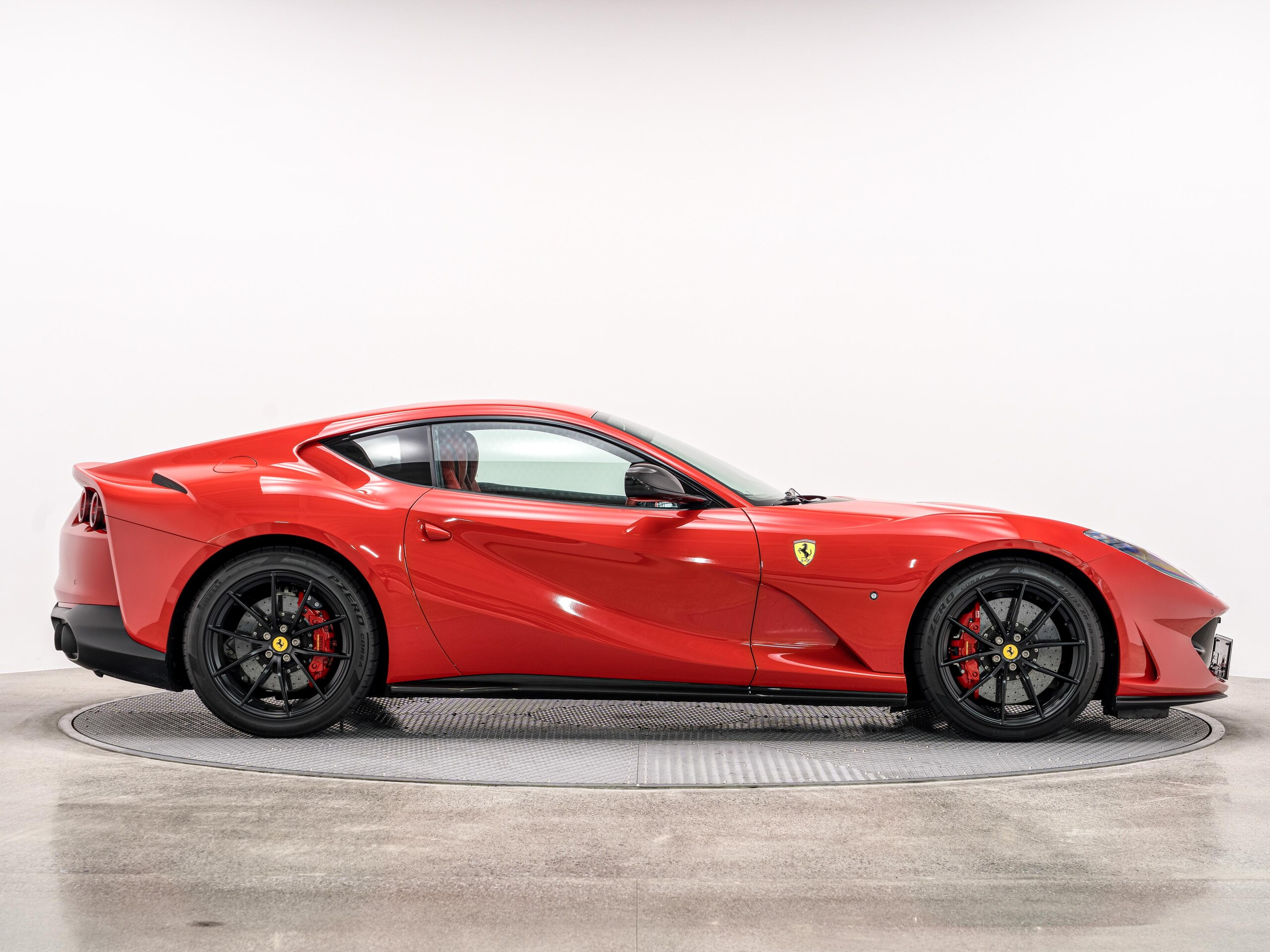 2018 Ferrari 812 Superfast — Photo 10 / 29
