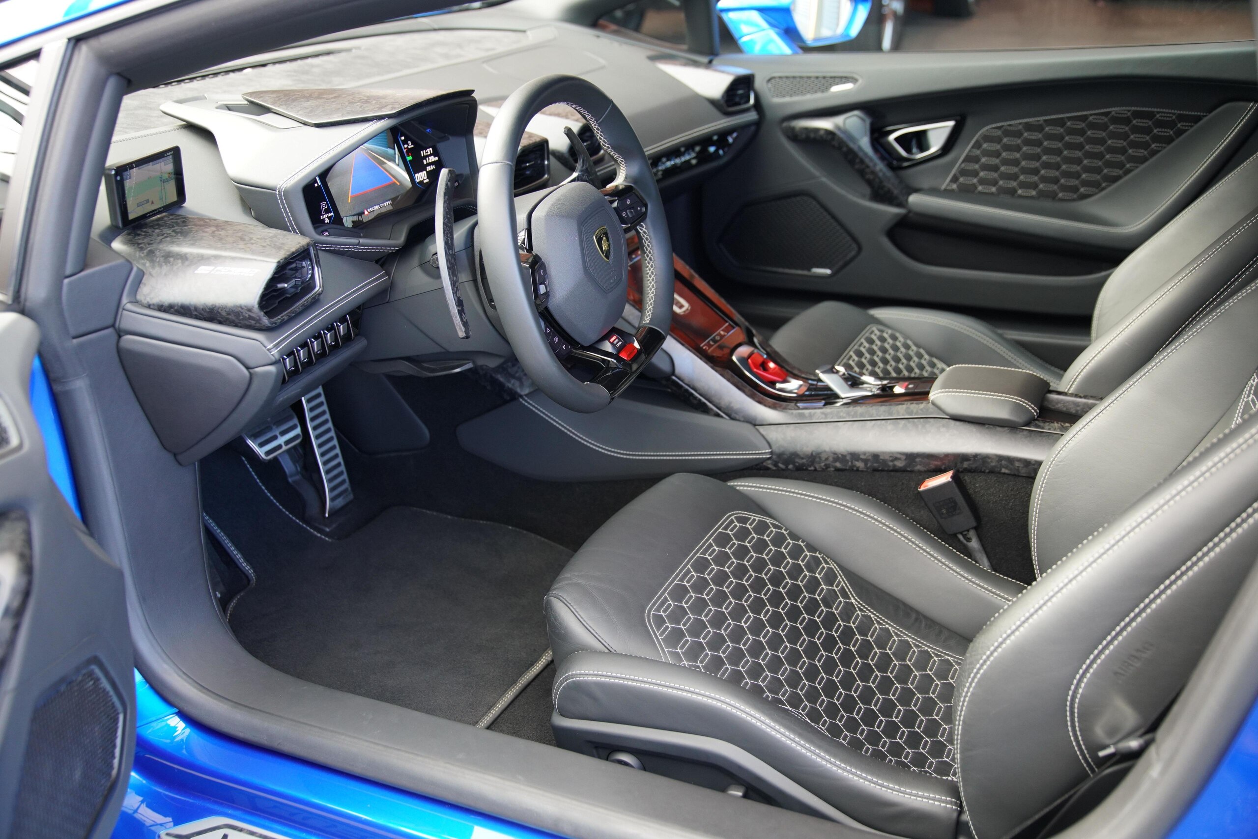 2020 Lamborghini Huracán EVO — Photo 7 / 28