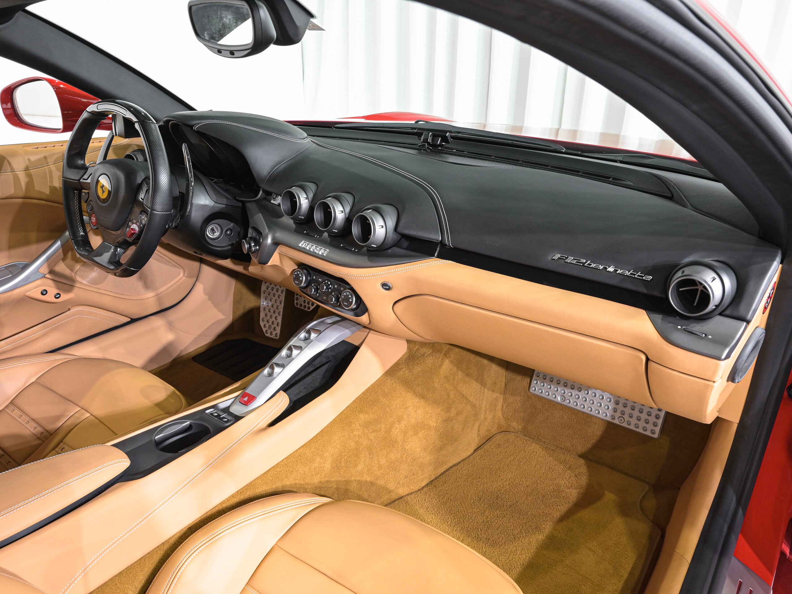2013 Ferrari F12 Berlinetta — Photo 14 / 35