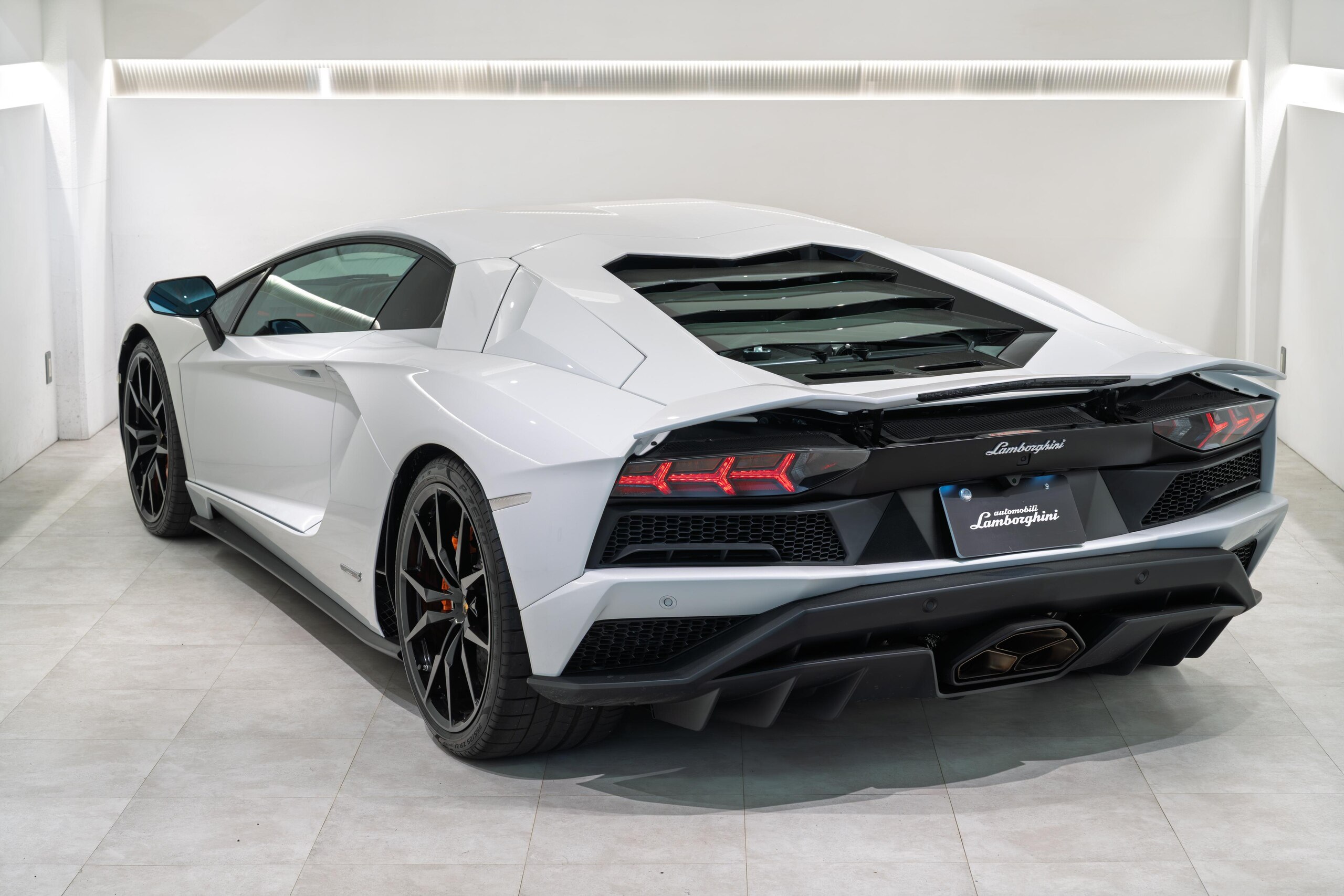 2018 Lamborghini Aventador S — Photo 7 / 26