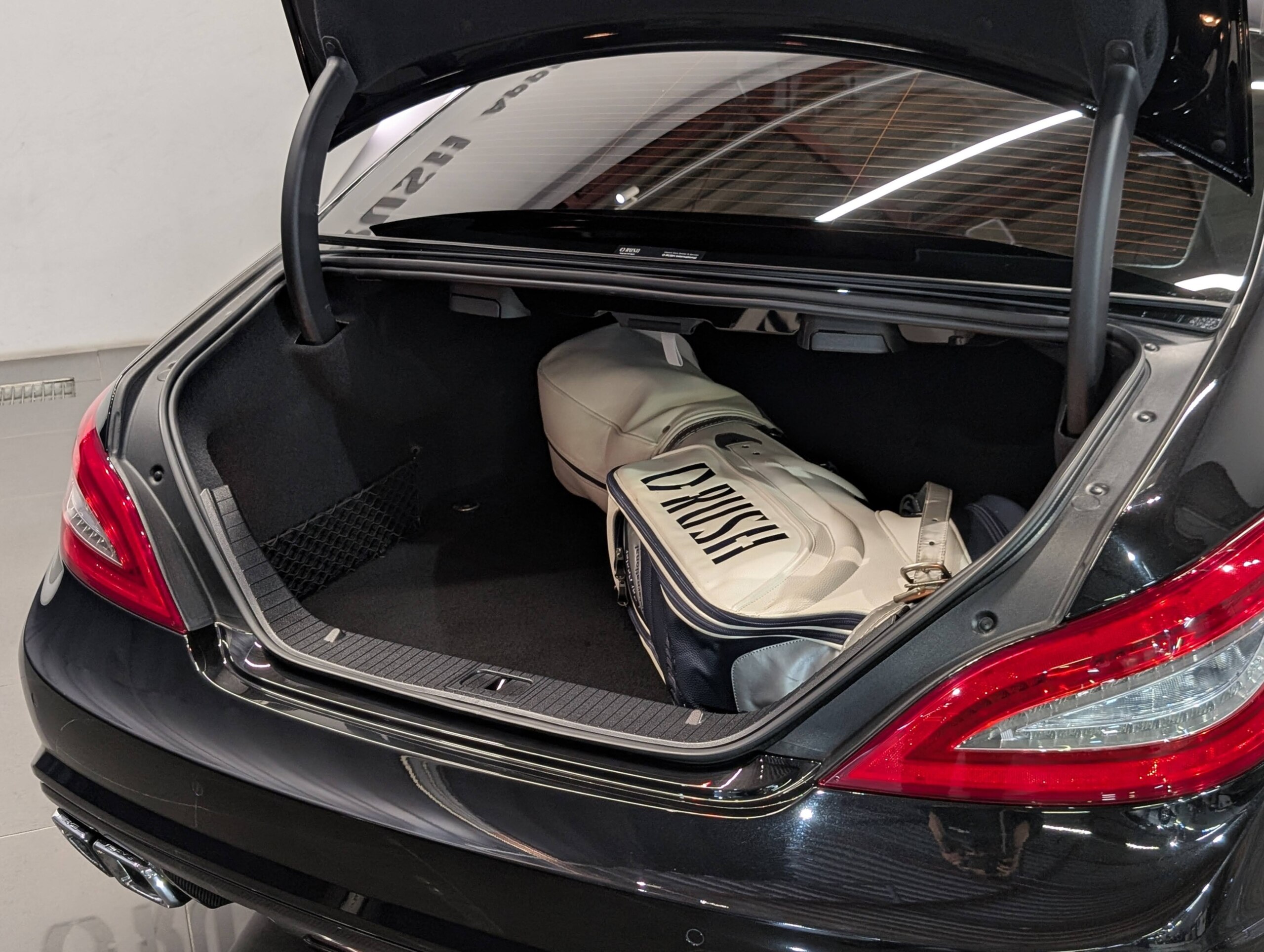 2012 Mercedes Benz CLS63 AMG — Photo 19 / 38