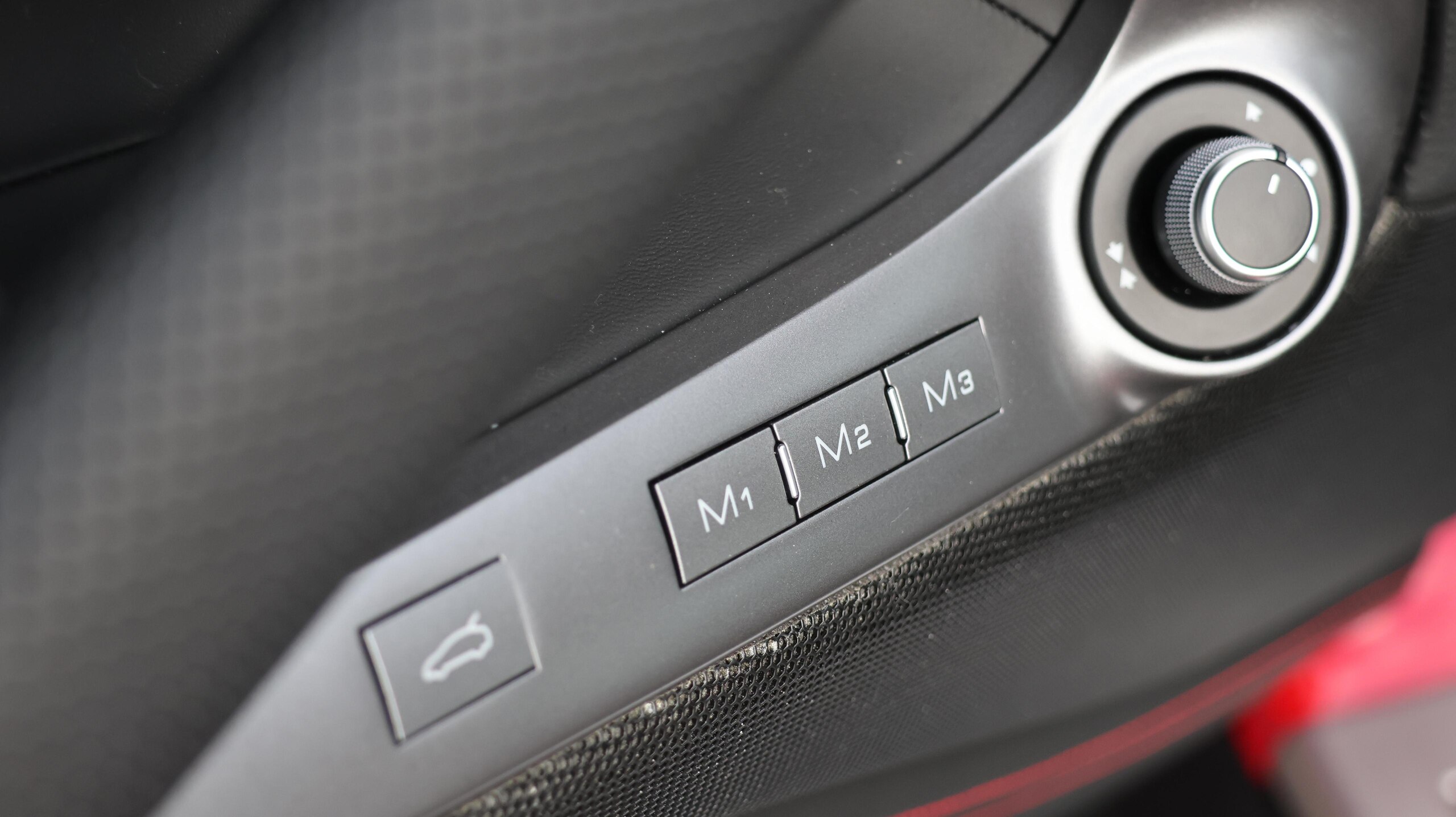 2020 Ferrari 812 Superfast — Photo 8 / 29