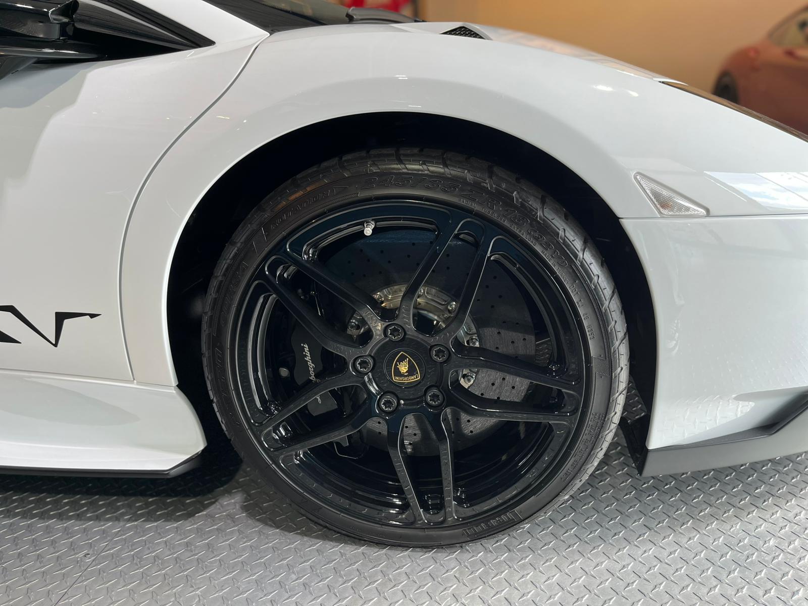 2009 Lamborghini Murcielago LP670-4 SV — Photo 22 / 27