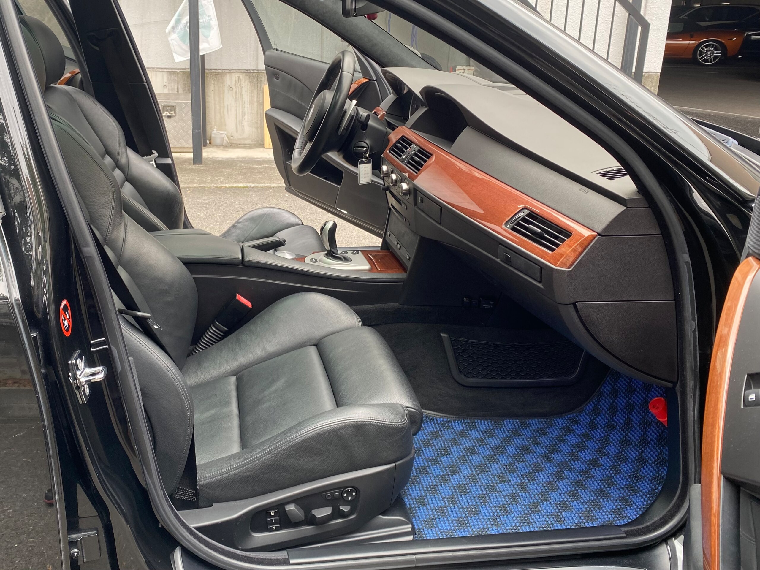 2006 BMW M5 — Photo 18 / 27