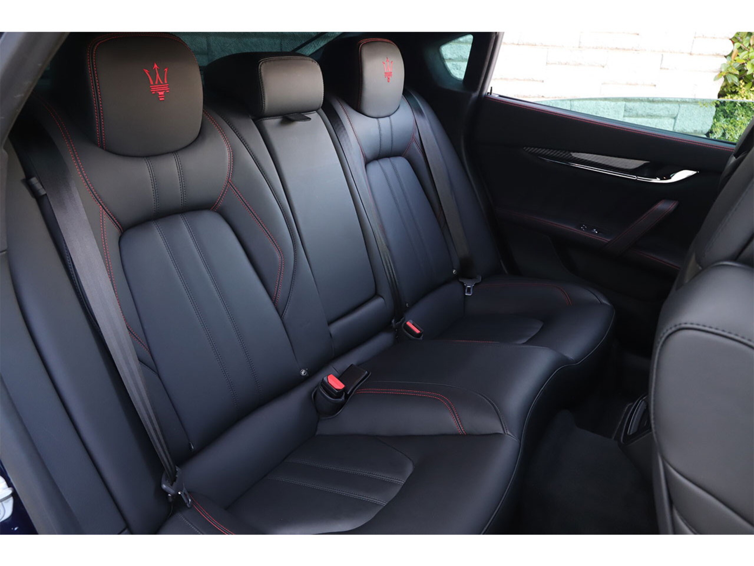 2019 Maserati Quattroporte SQ4 — Photo 18 / 19