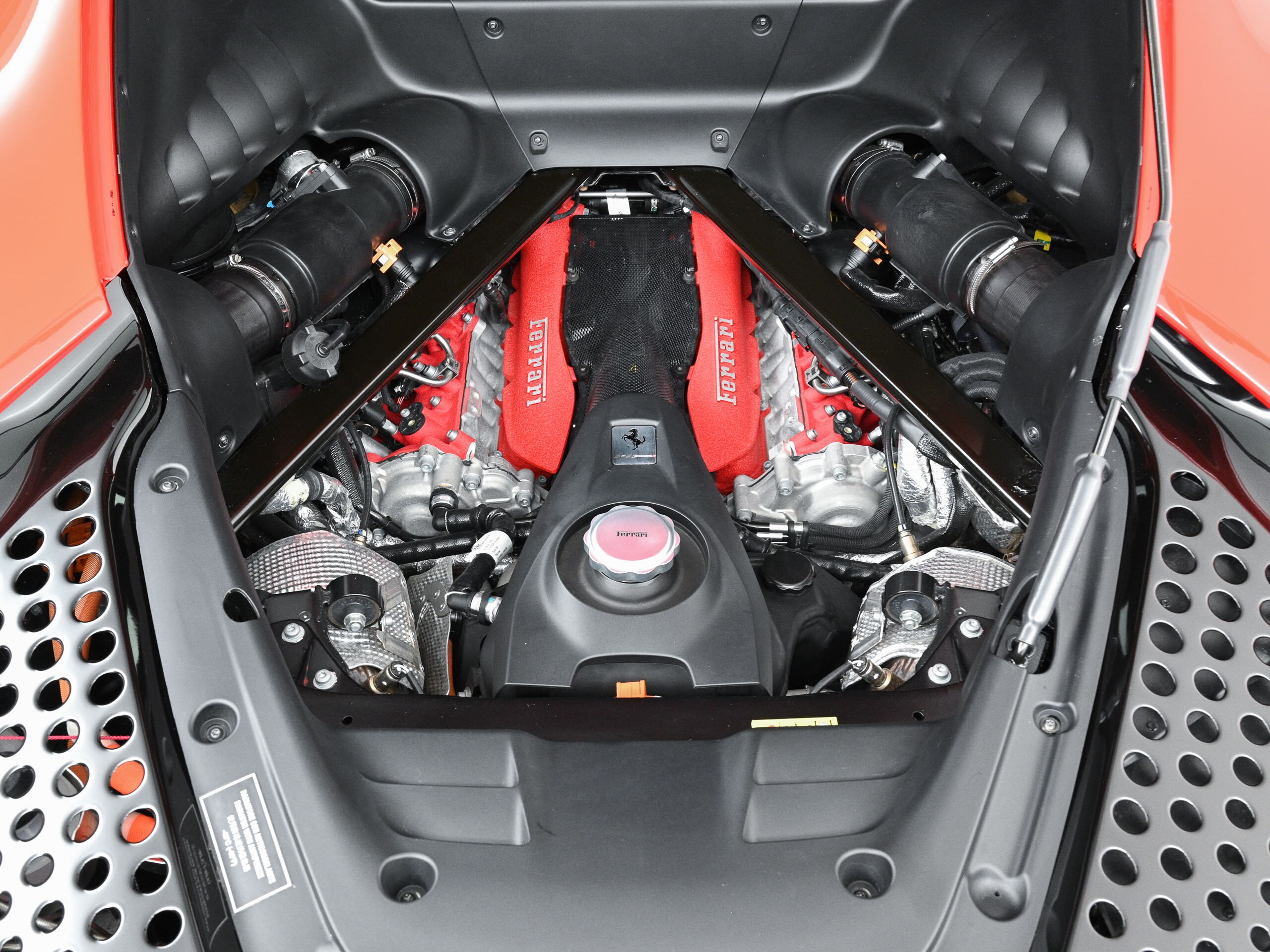 2021 Ferrari SF90 Stradale — Photo 20 / 22