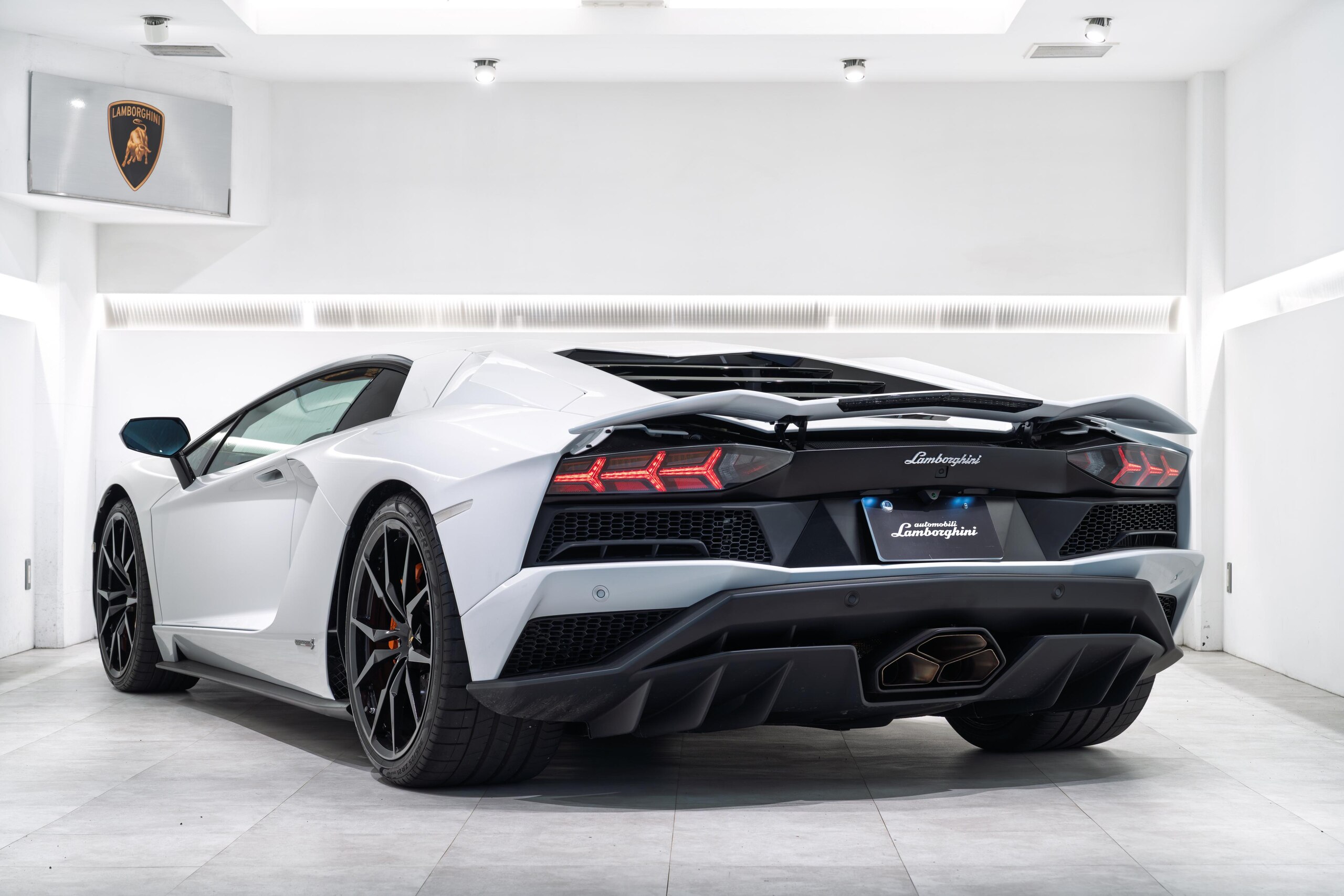 2018 Lamborghini Aventador S — Photo 8 / 26