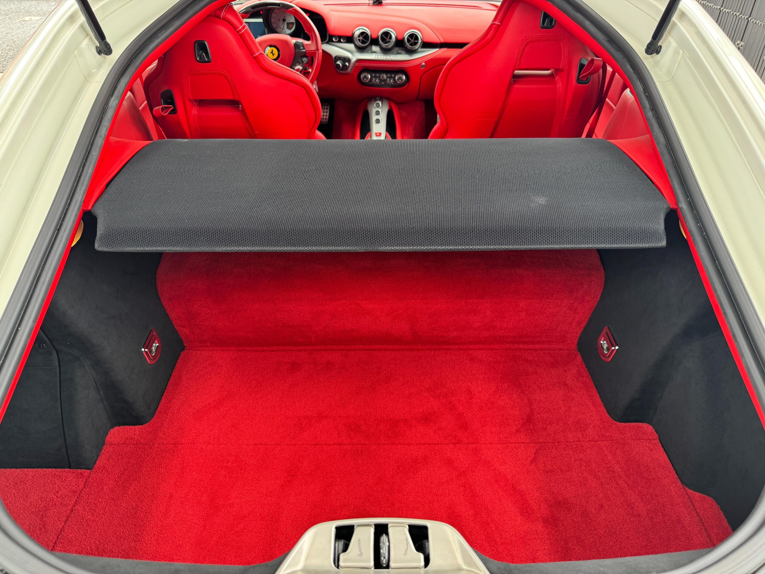 2014 Ferrari F12 Berlinetta — Photo 53 / 54