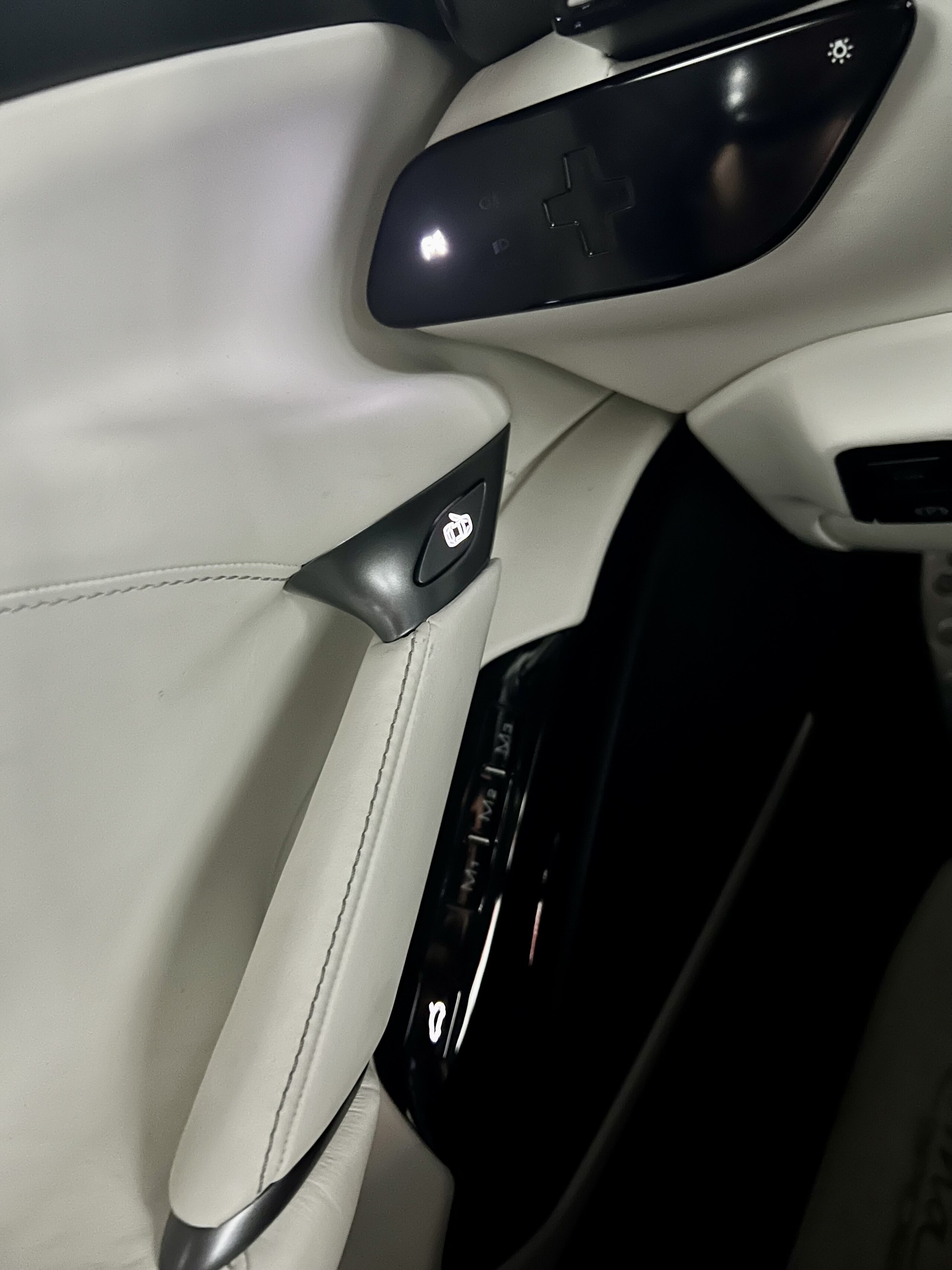 2024 Ferrari Roma Spider — Photo 37 / 44