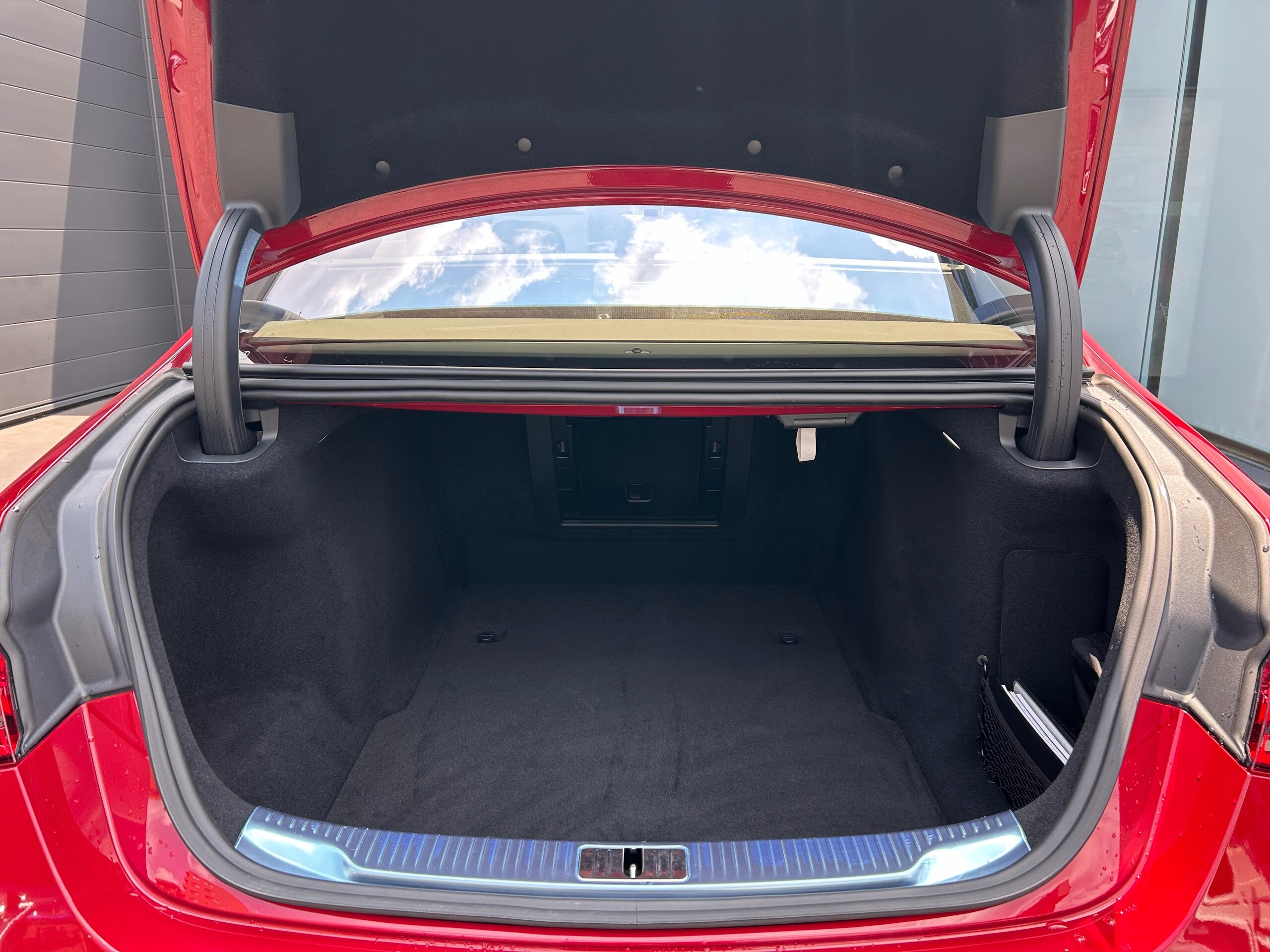2025 Mercedes Benz Maybach S680 — Photo 39 / 40