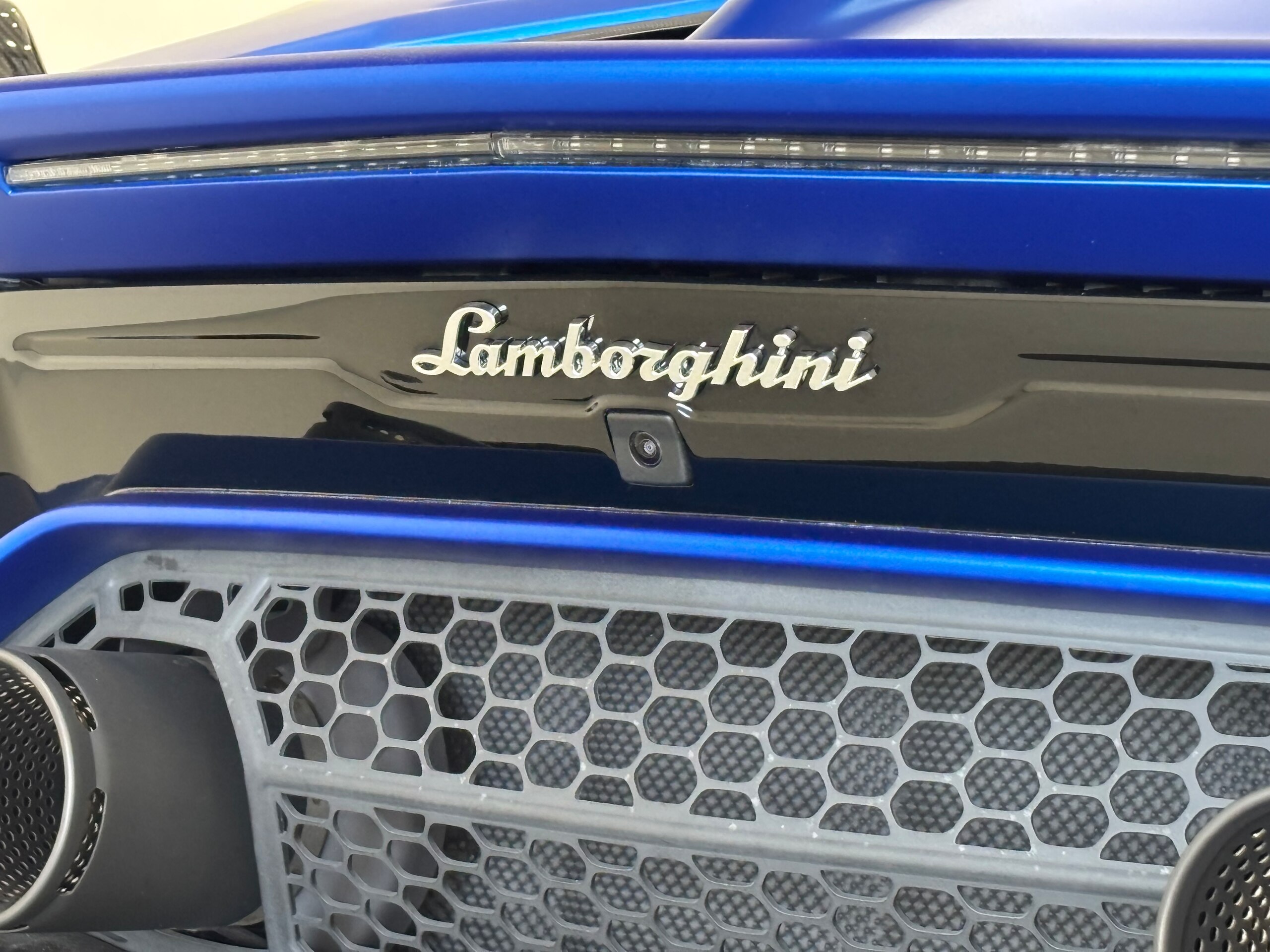 2020 Lamborghini Aventador SVJ Roadster — Photo 25 / 40