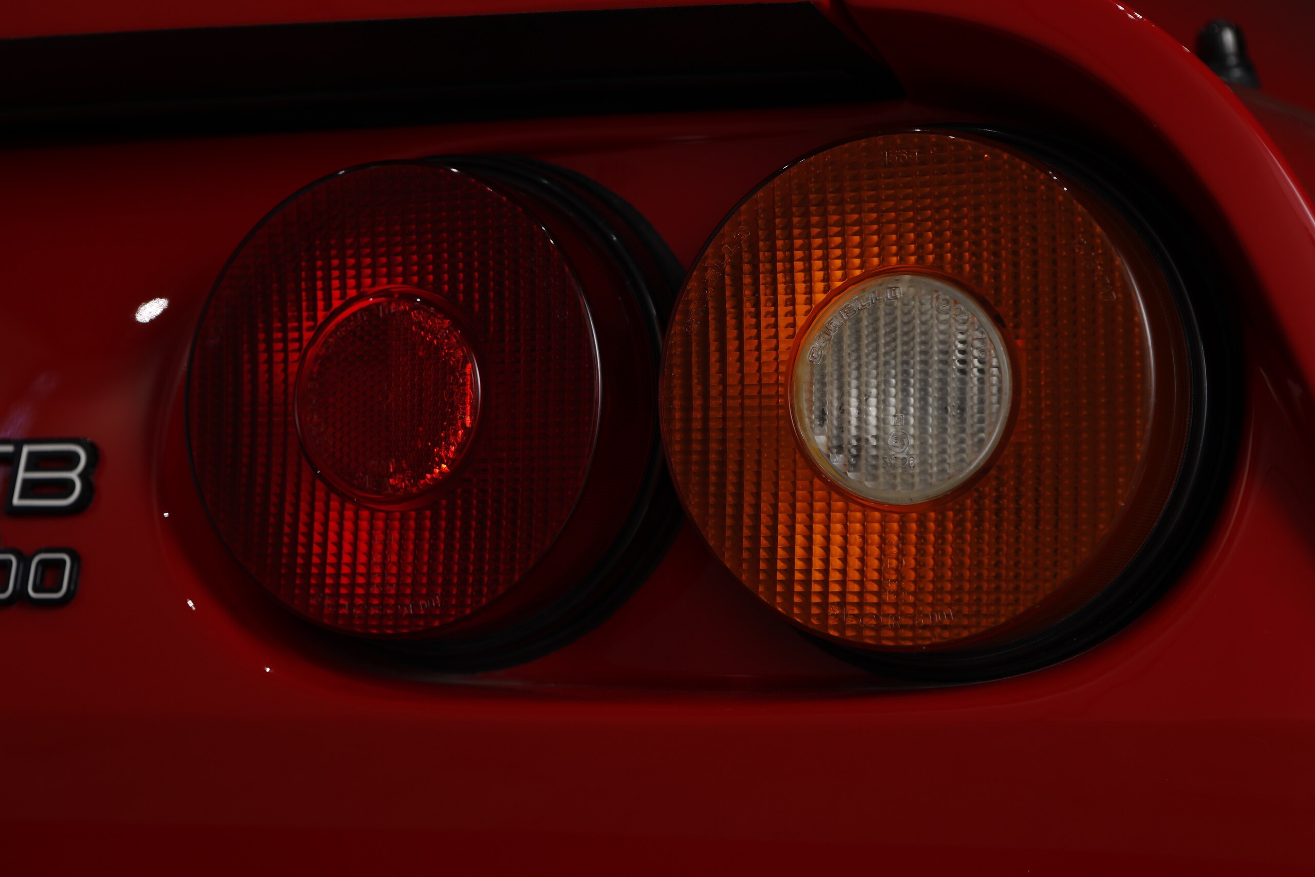 1989 Ferrari 208 GTB Turbo — Photo 16 / 25
