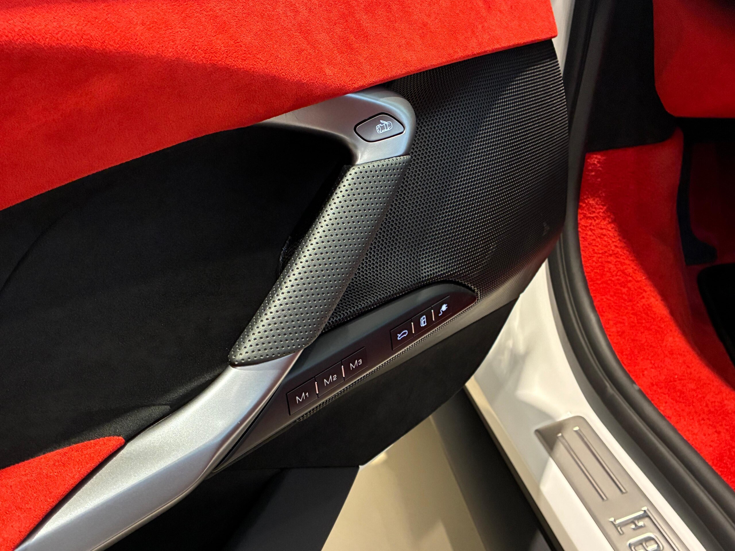 2025 Ferrari 296GTS — Photo 47 / 76