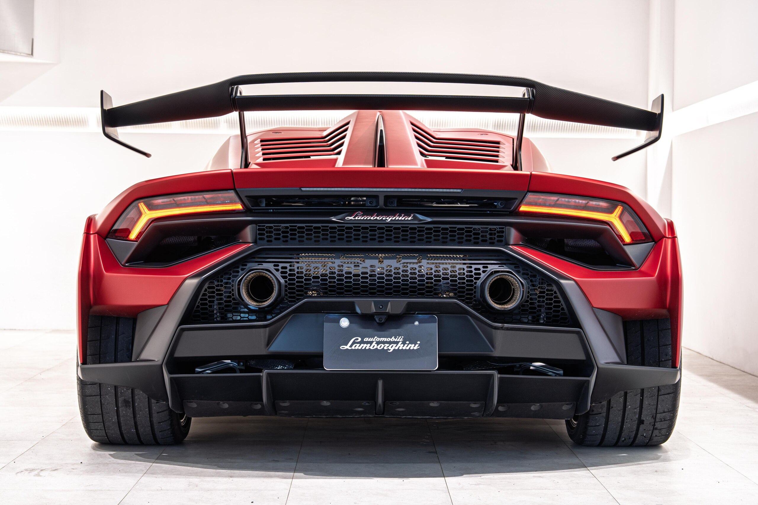 2022 Lamborghini Huracán STO — Photo 7 / 28