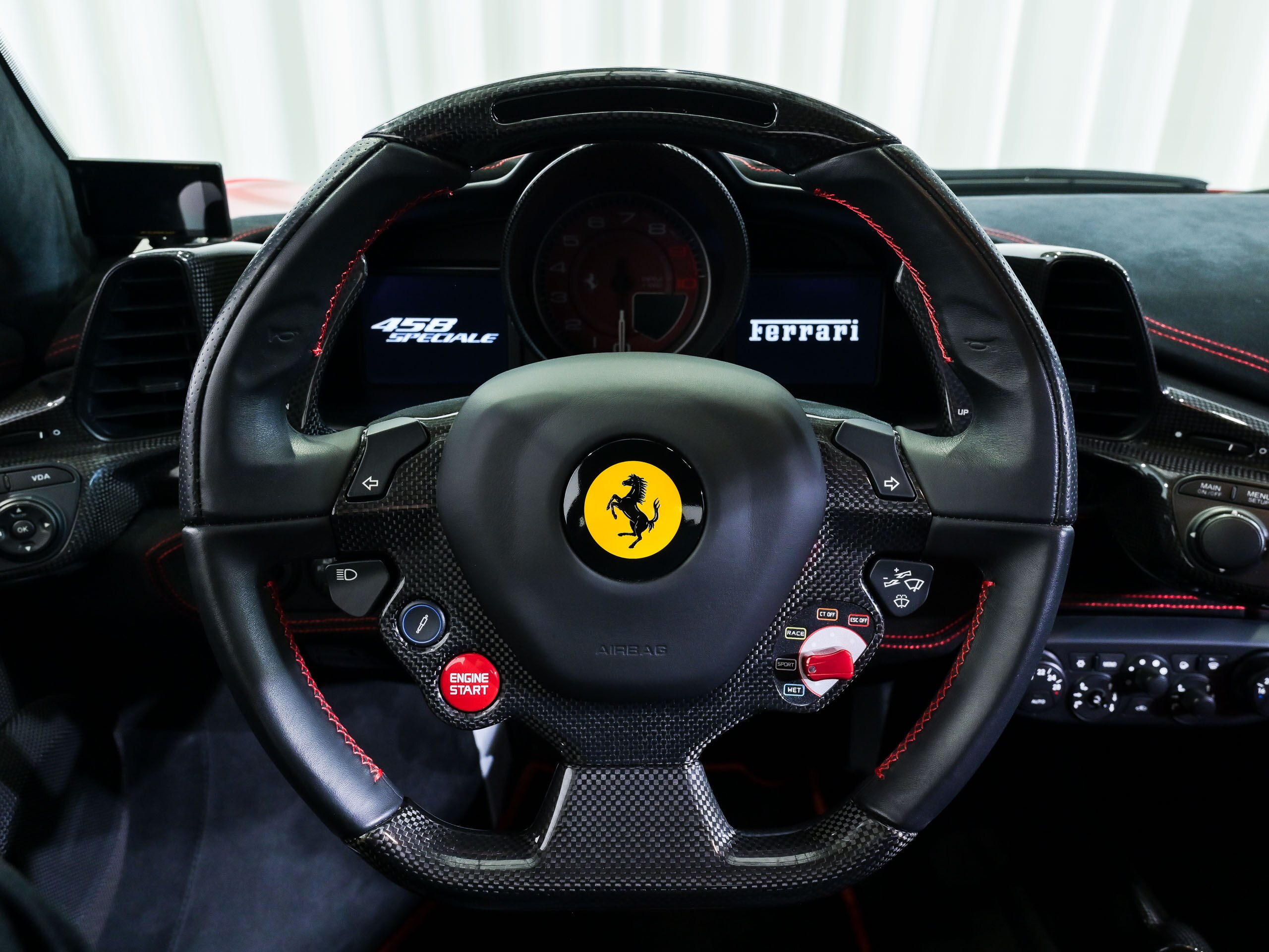2014 Ferrari 458 Speciale — Photo 9 / 18
