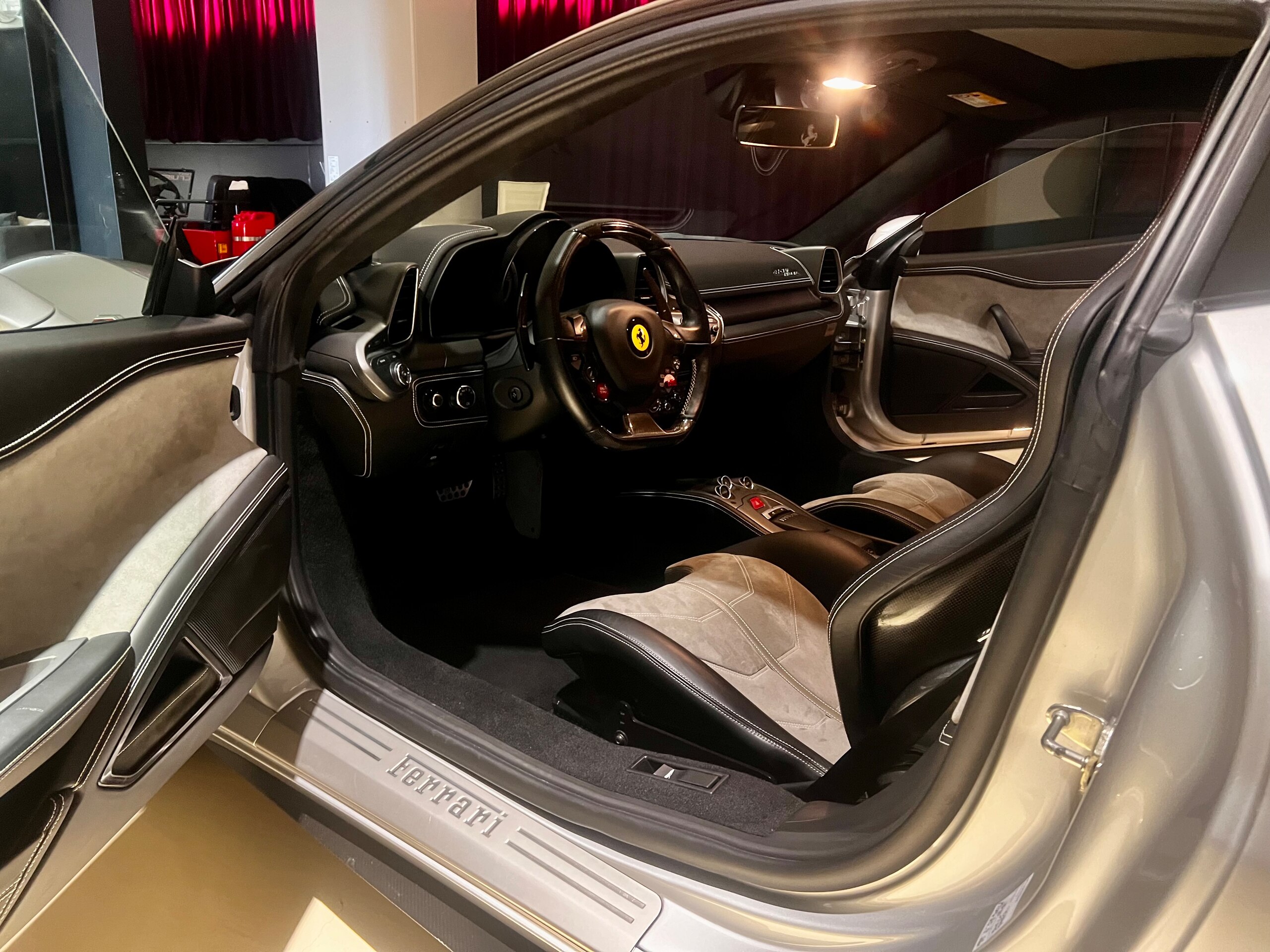 2012 Ferrari 458 Italia F1 DCT — Photo 15 / 25