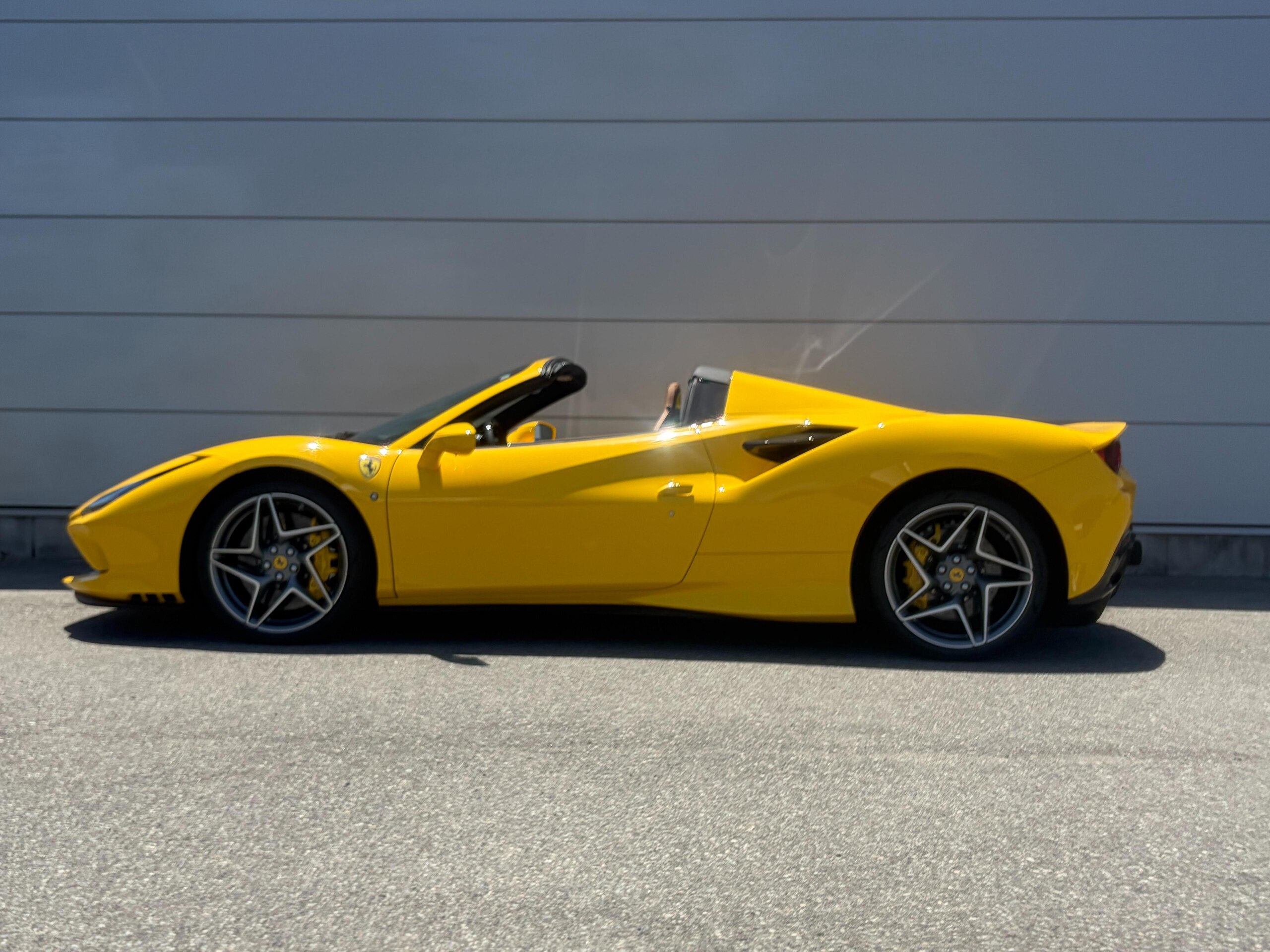 2021 Ferrari F8 Spider — Photo 31 / 37