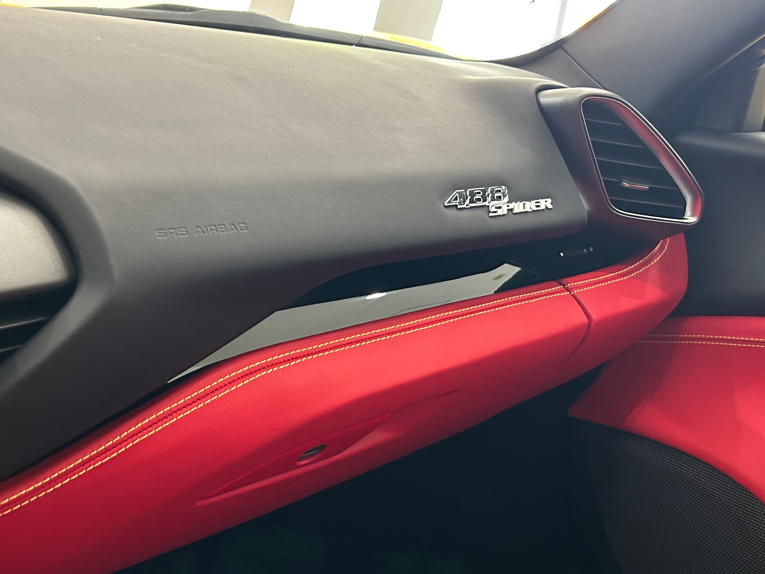 2017 Ferrari 488 Spider — Photo 26 / 31