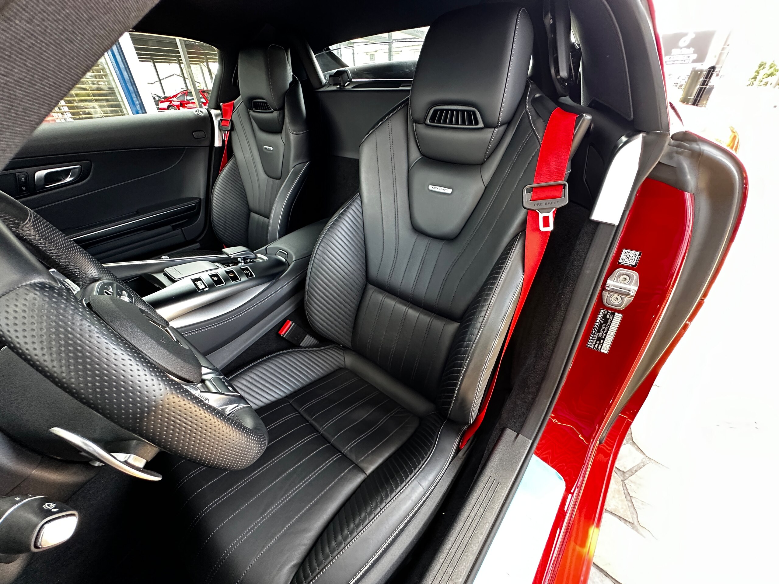 2021 Mercedes Benz AMG GT — Photo 8 / 21