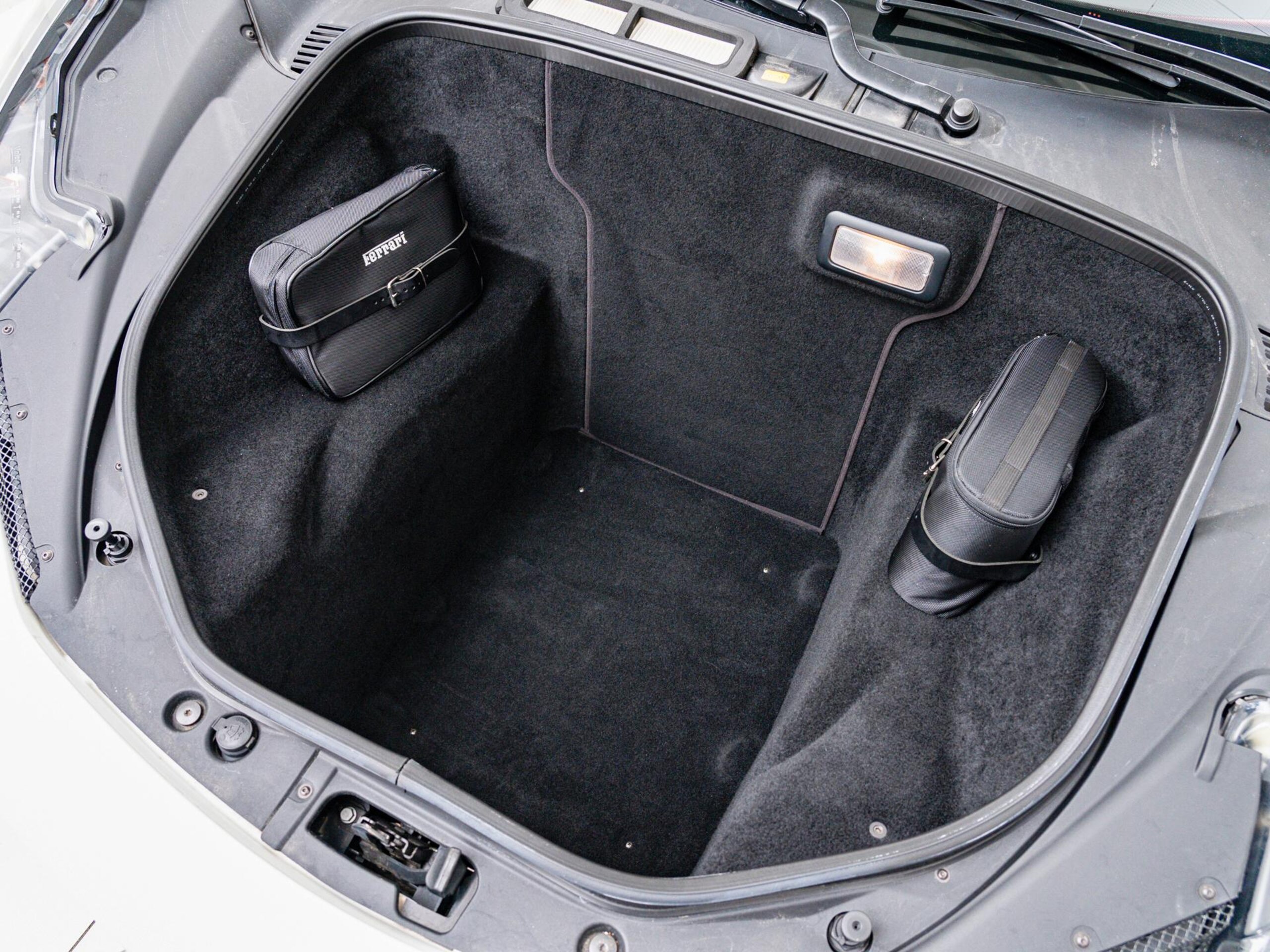 2010 Ferrari 458 Italia F1 DCT — Photo 22 / 22