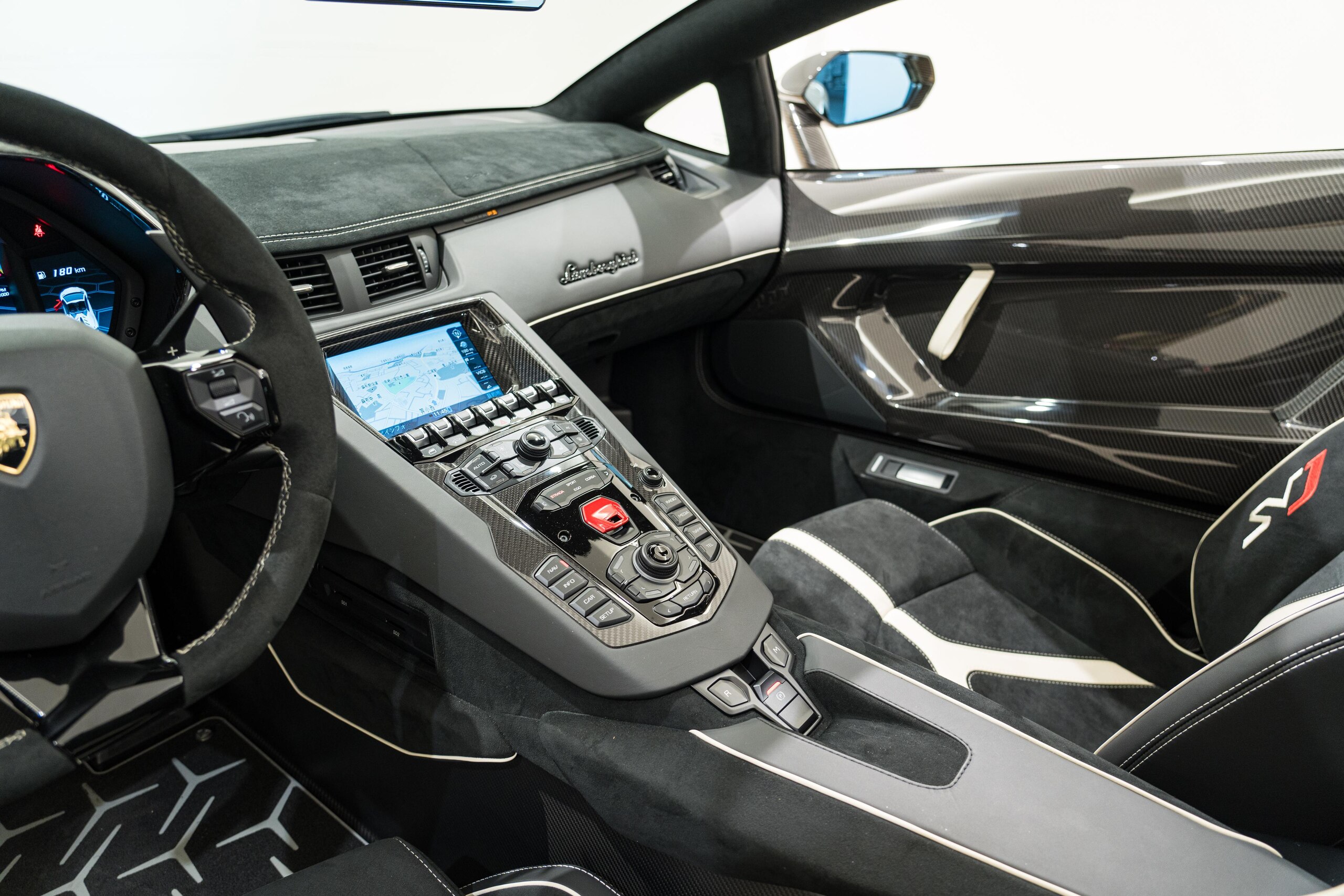 2021 Lamborghini Aventador SVJ Roadster — Photo 18 / 27