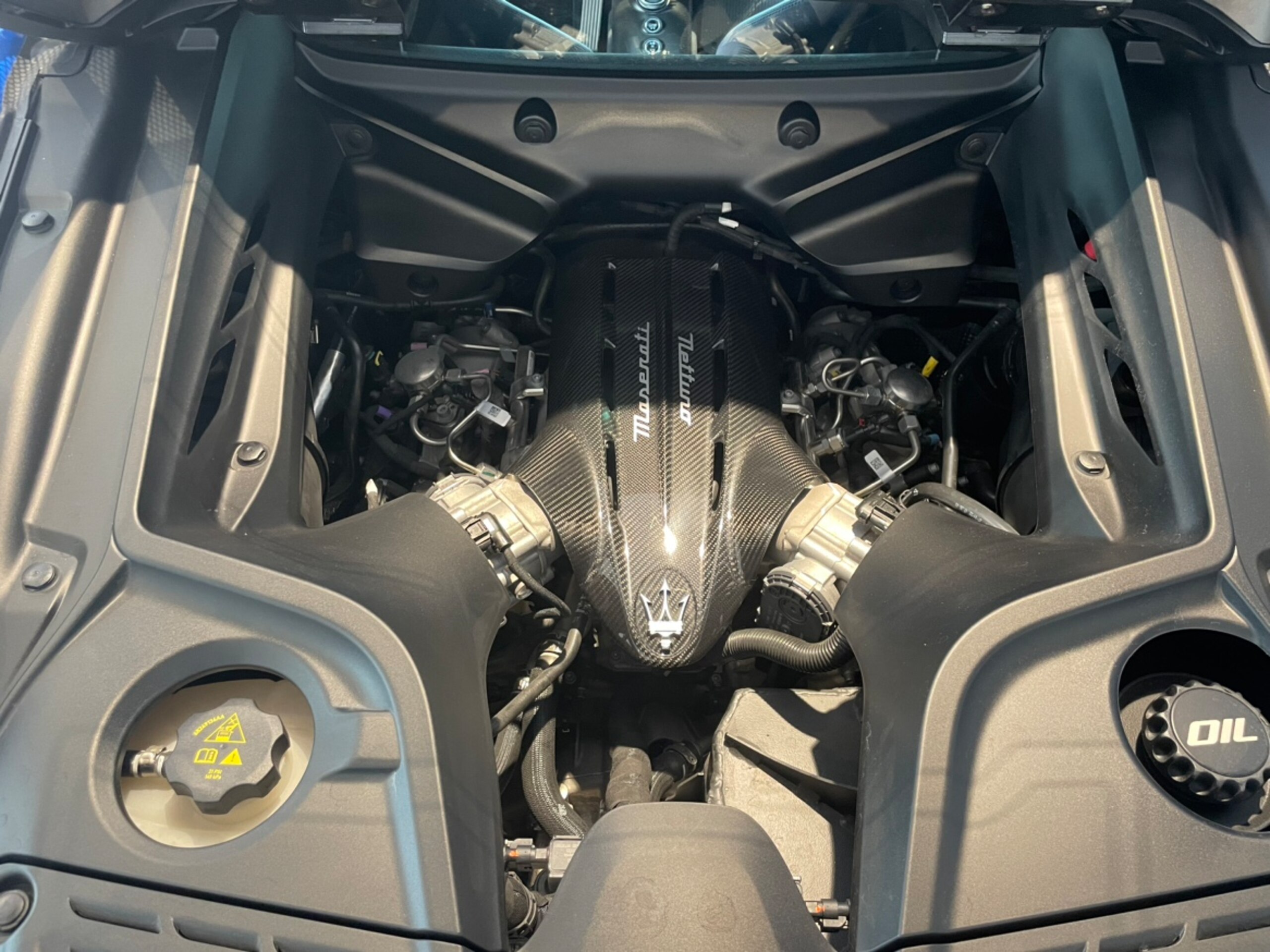 2023 Maserati MC20 — Photo 13 / 14