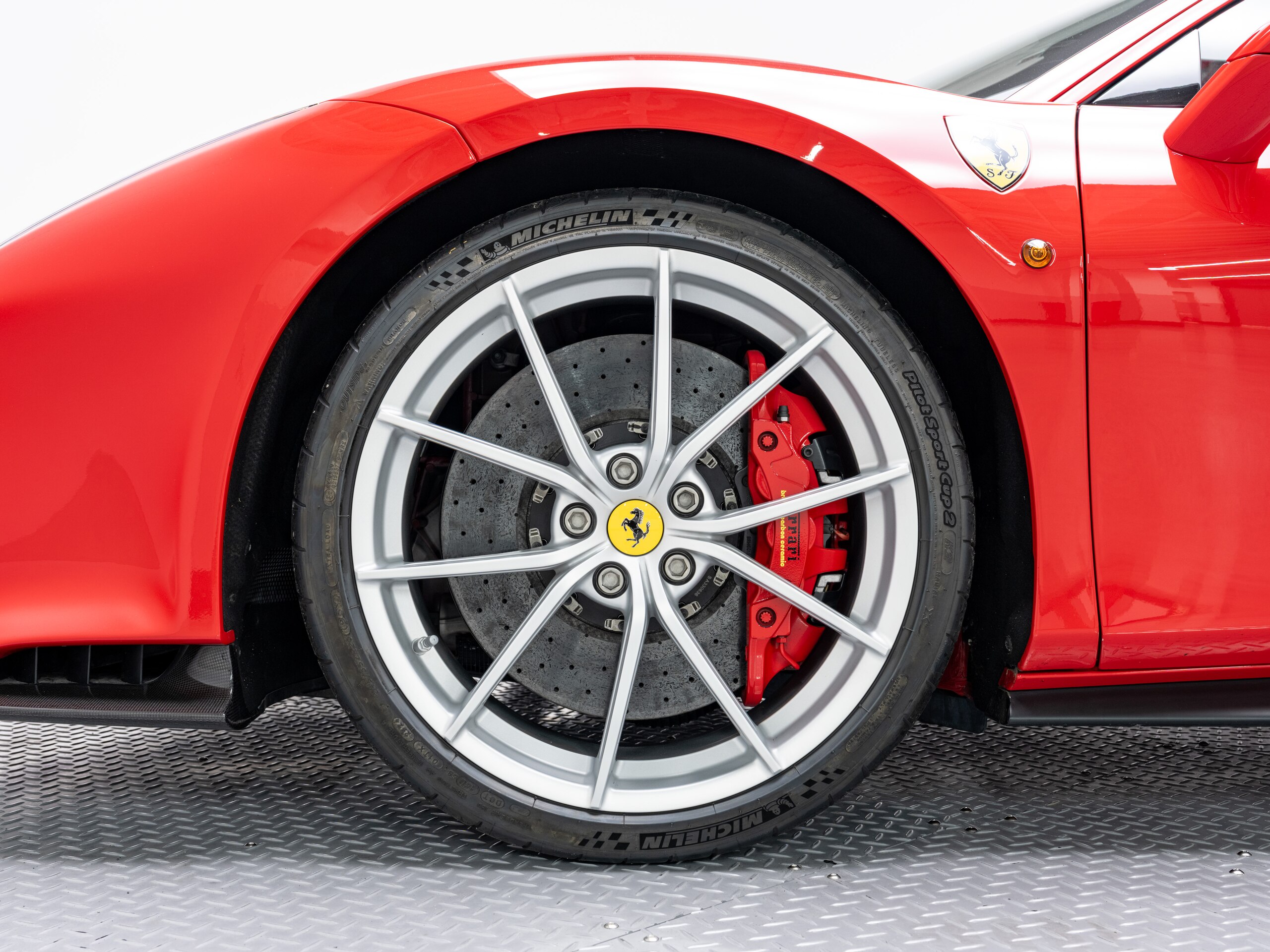 2019 Ferrari 488 Pista — Photo 18 / 26