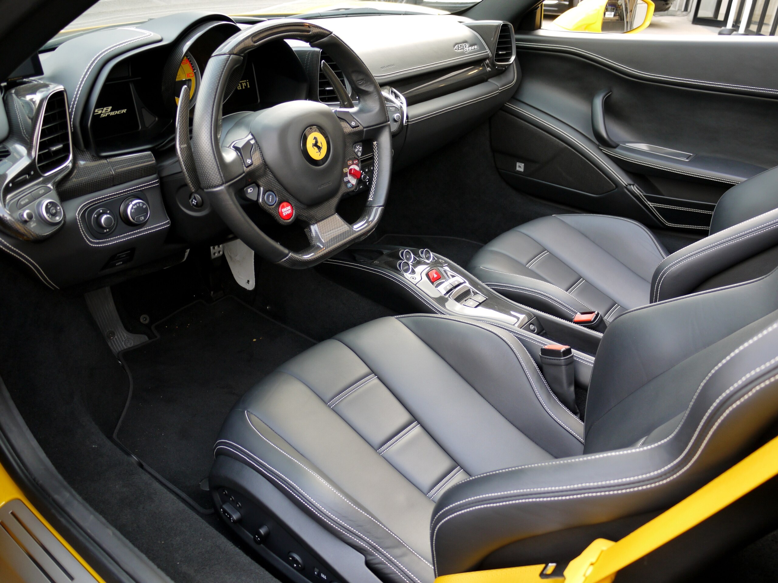 2013 Ferrari 458 Spider — Photo 9 / 14
