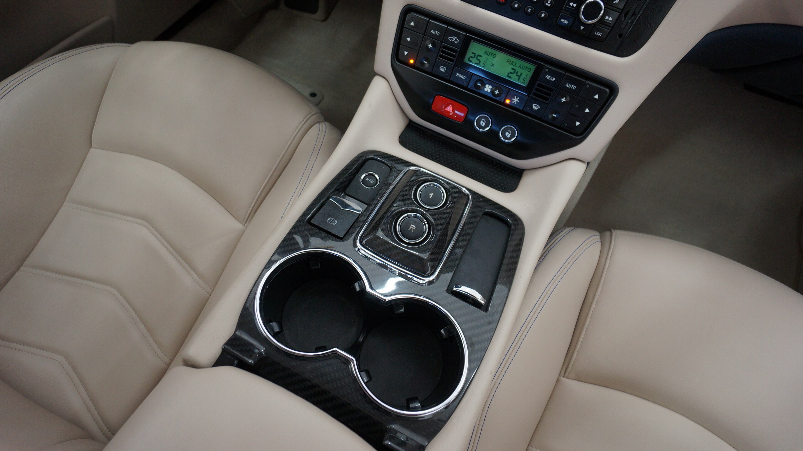 2017 Maserati Granturismo MC Stradale — Photo 12 / 19