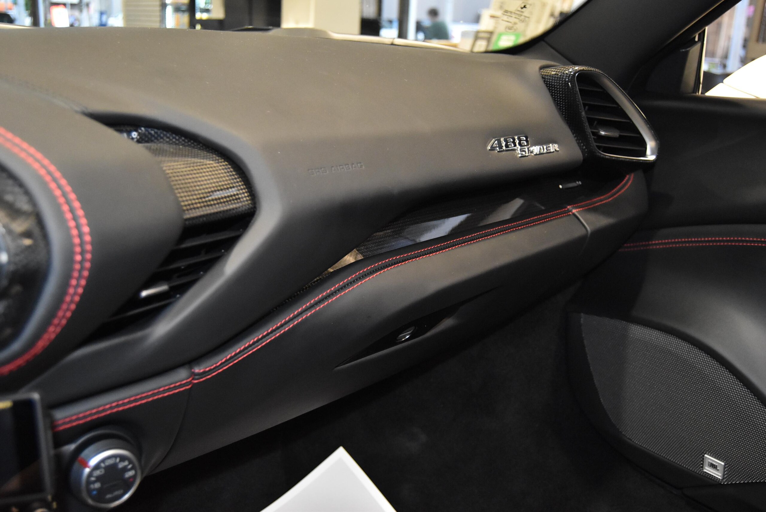 2017 Ferrari 488 Spider — Photo 27 / 35