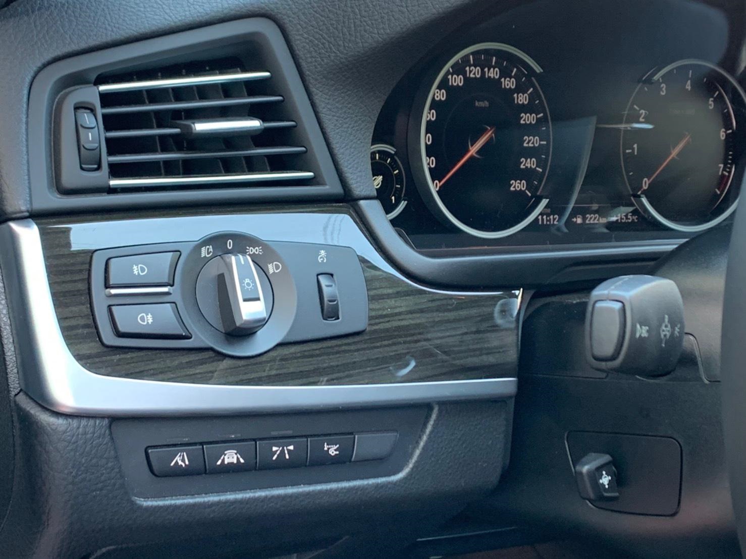2015 BMW 528i M Sport — Photo 20 / 32