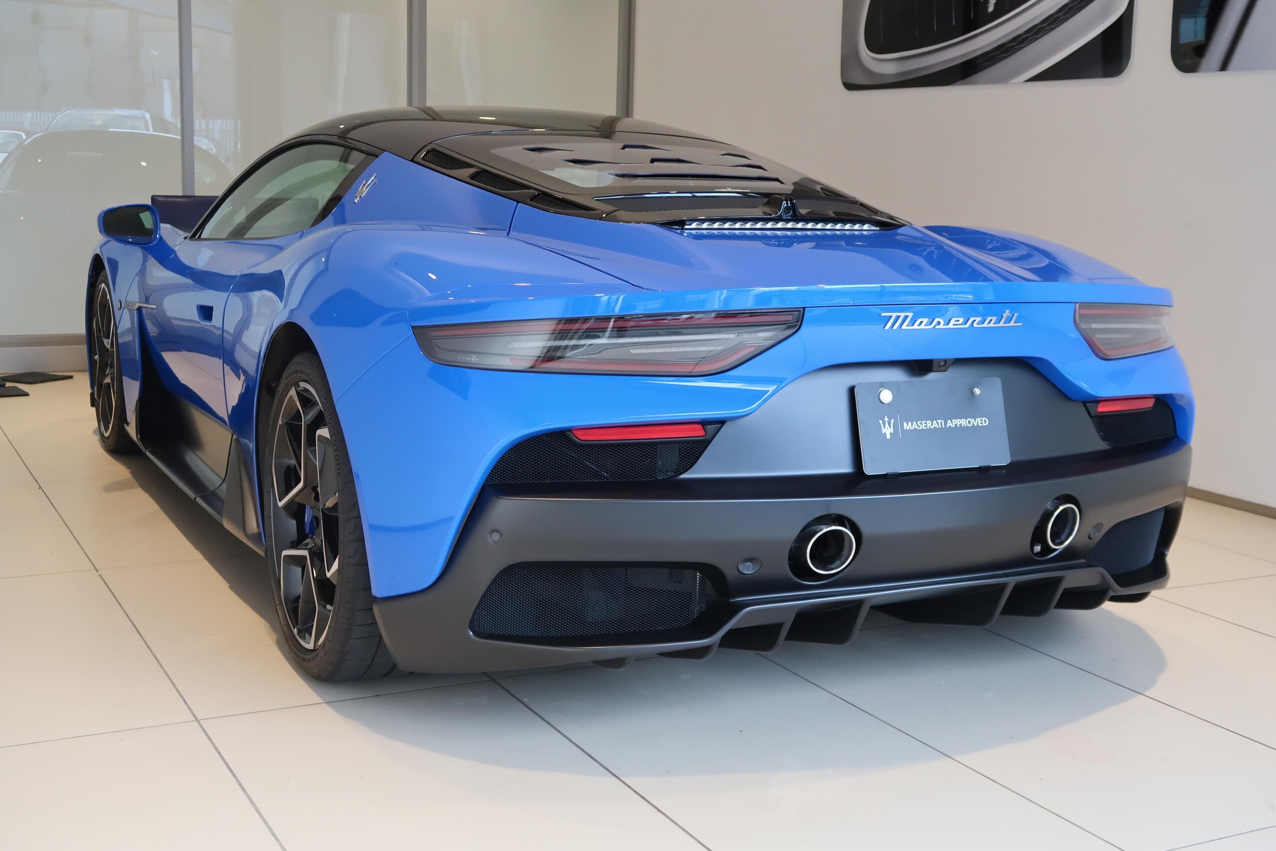 2022 Maserati MC20 — Photo 6 / 24