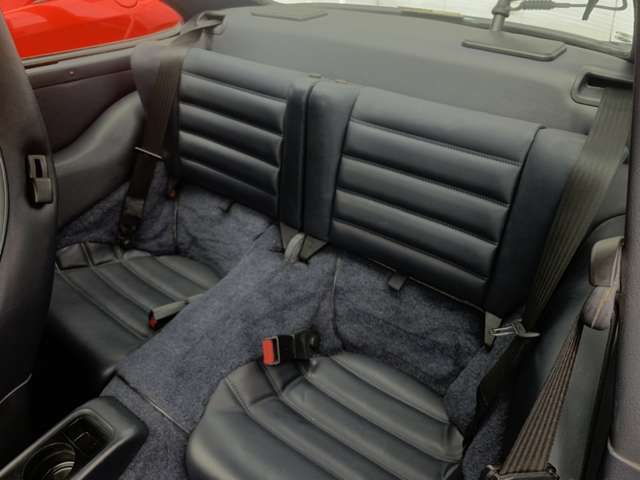 1992 Porsche 911 Carrera 2 — Photo 12 / 13