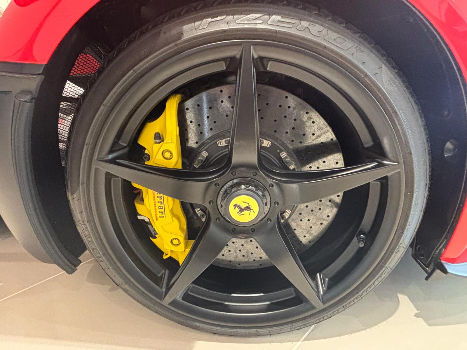 2018 Ferrari LaFerrari — Photo 15 / 18