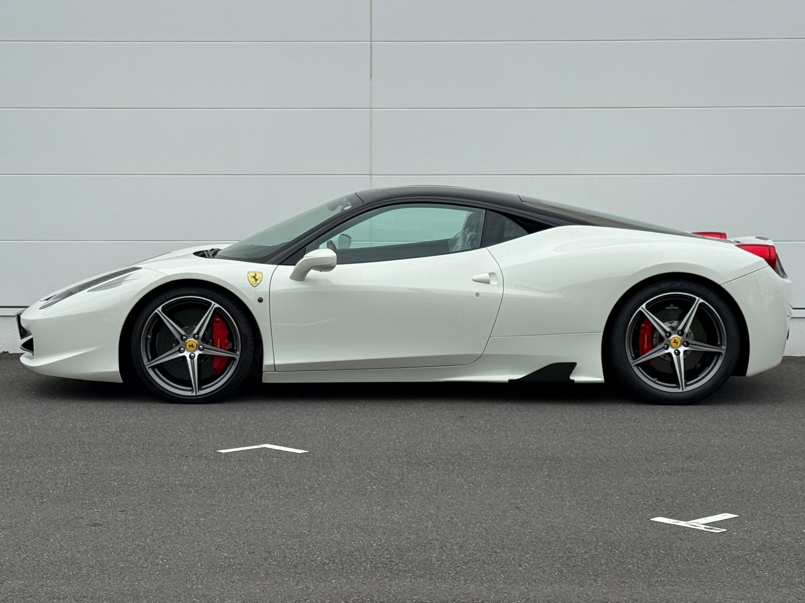 2014 Ferrari 458 Italia F1 DCT — Photo 10 / 52