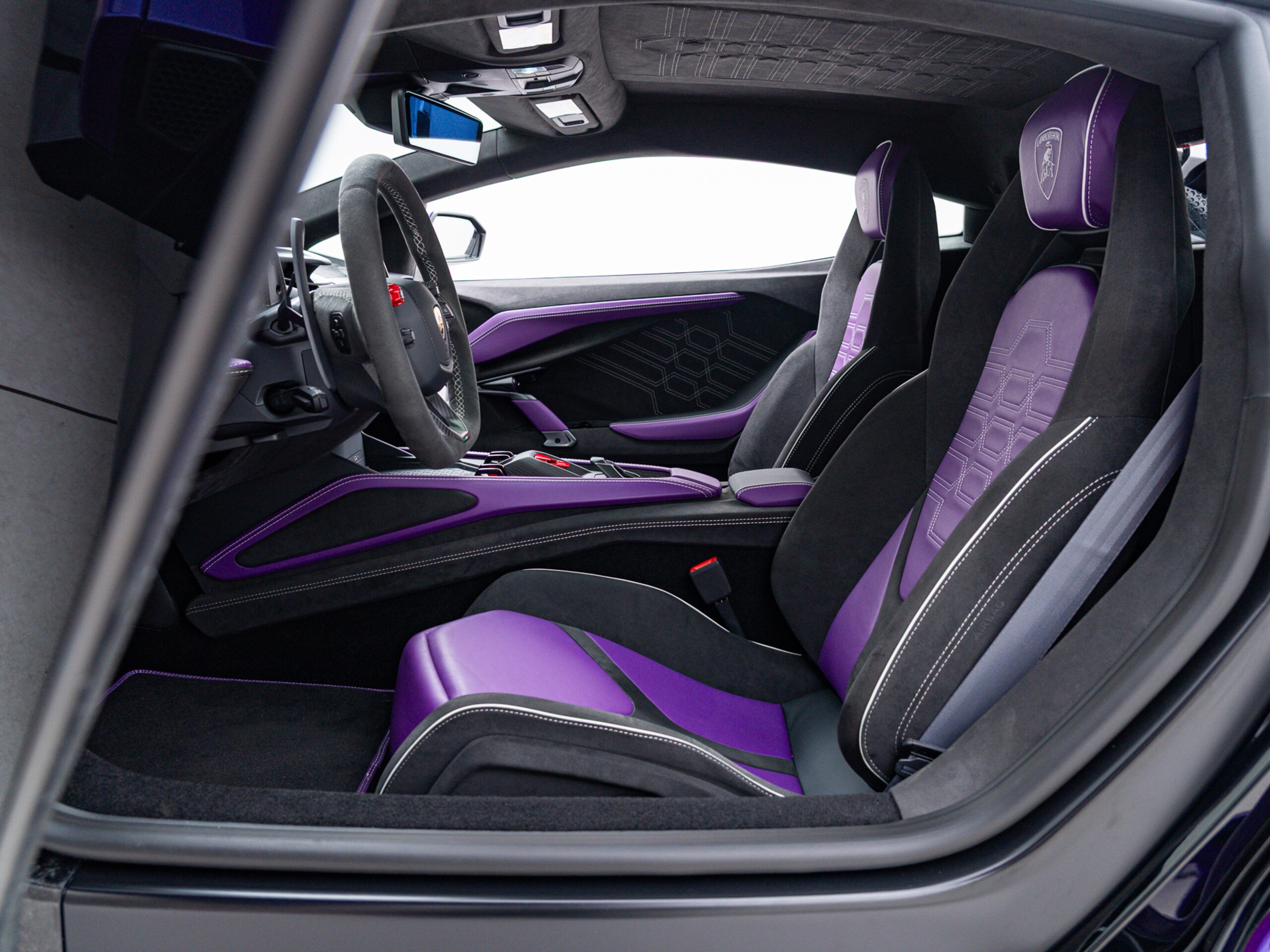 2024 Lamborghini Revuelto — Photo 9 / 23