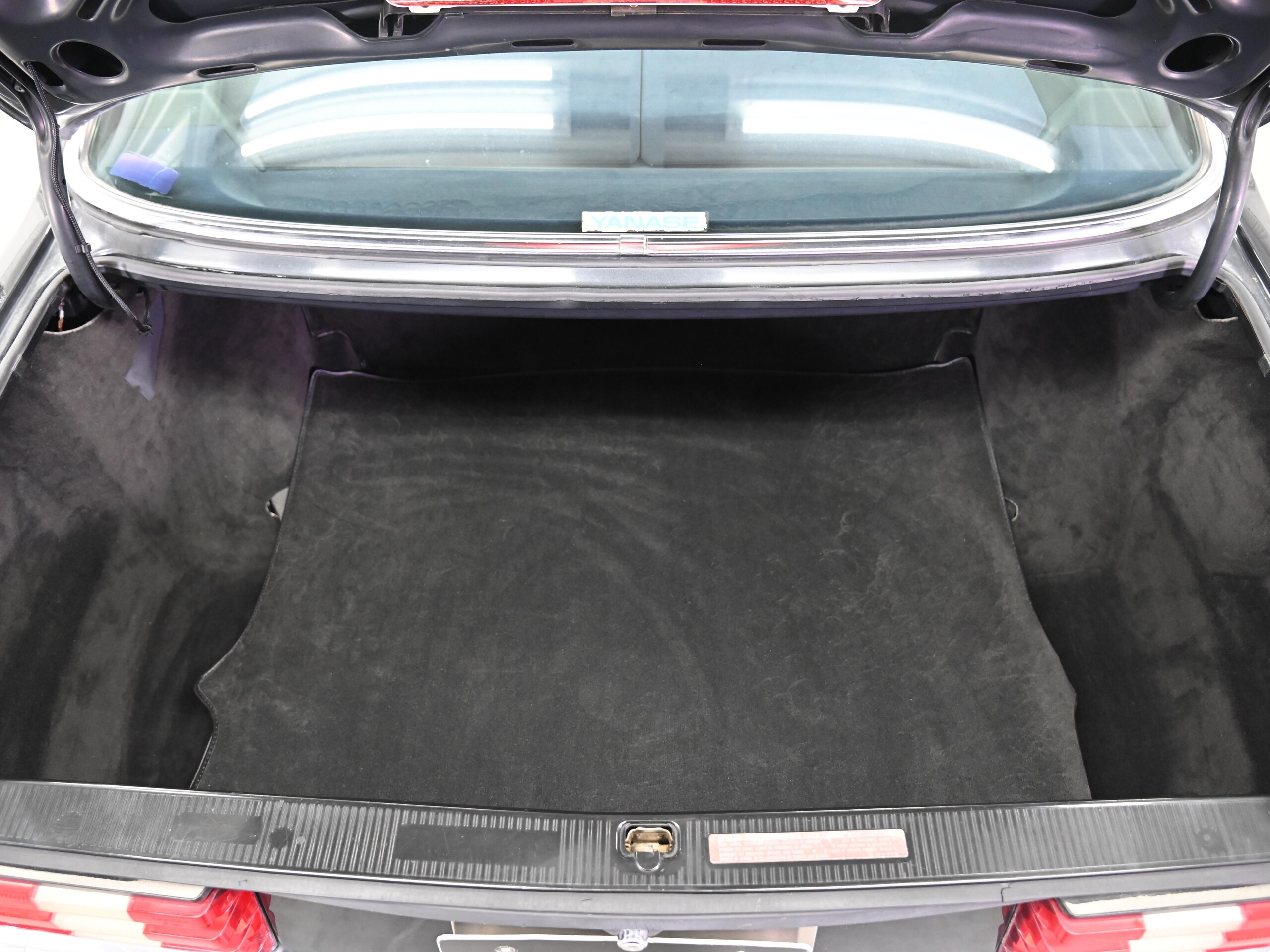 1991 Mercedes Benz 560SEC — Photo 21 / 21