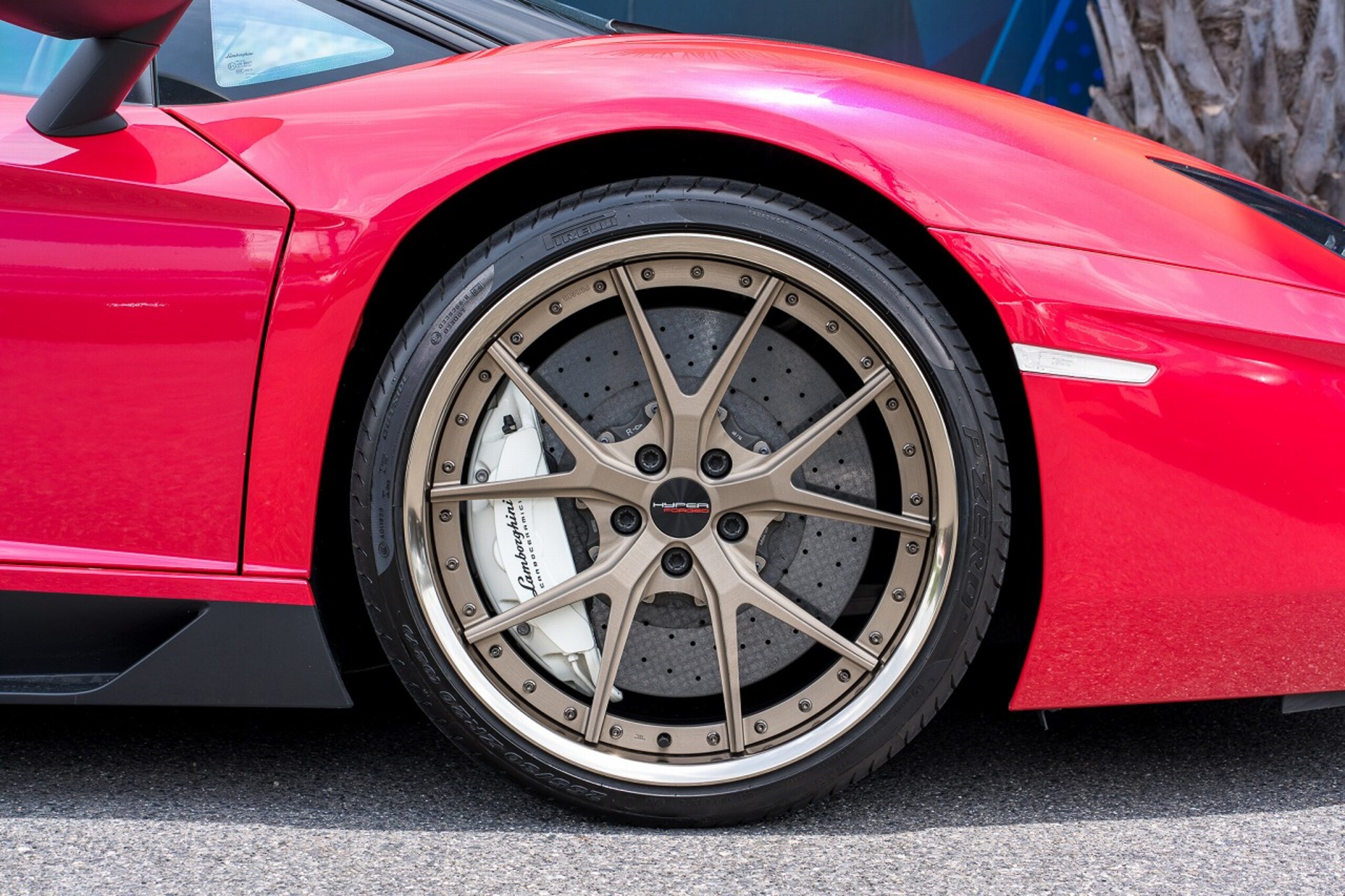 2015 Lamborghini Aventador Roadster — Photo 10 / 16