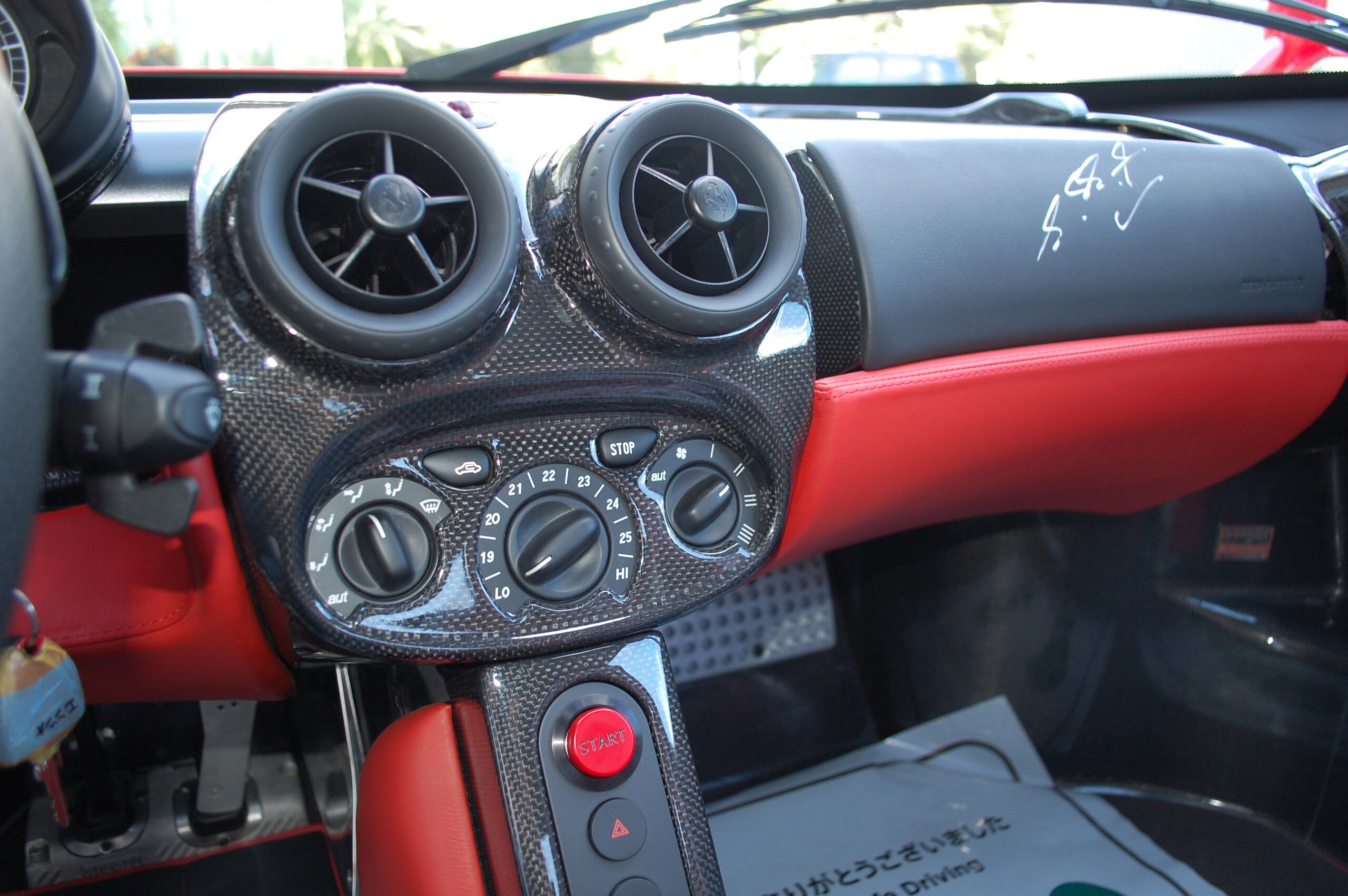 2004 Ferrari Enzo — Photo 12 / 16