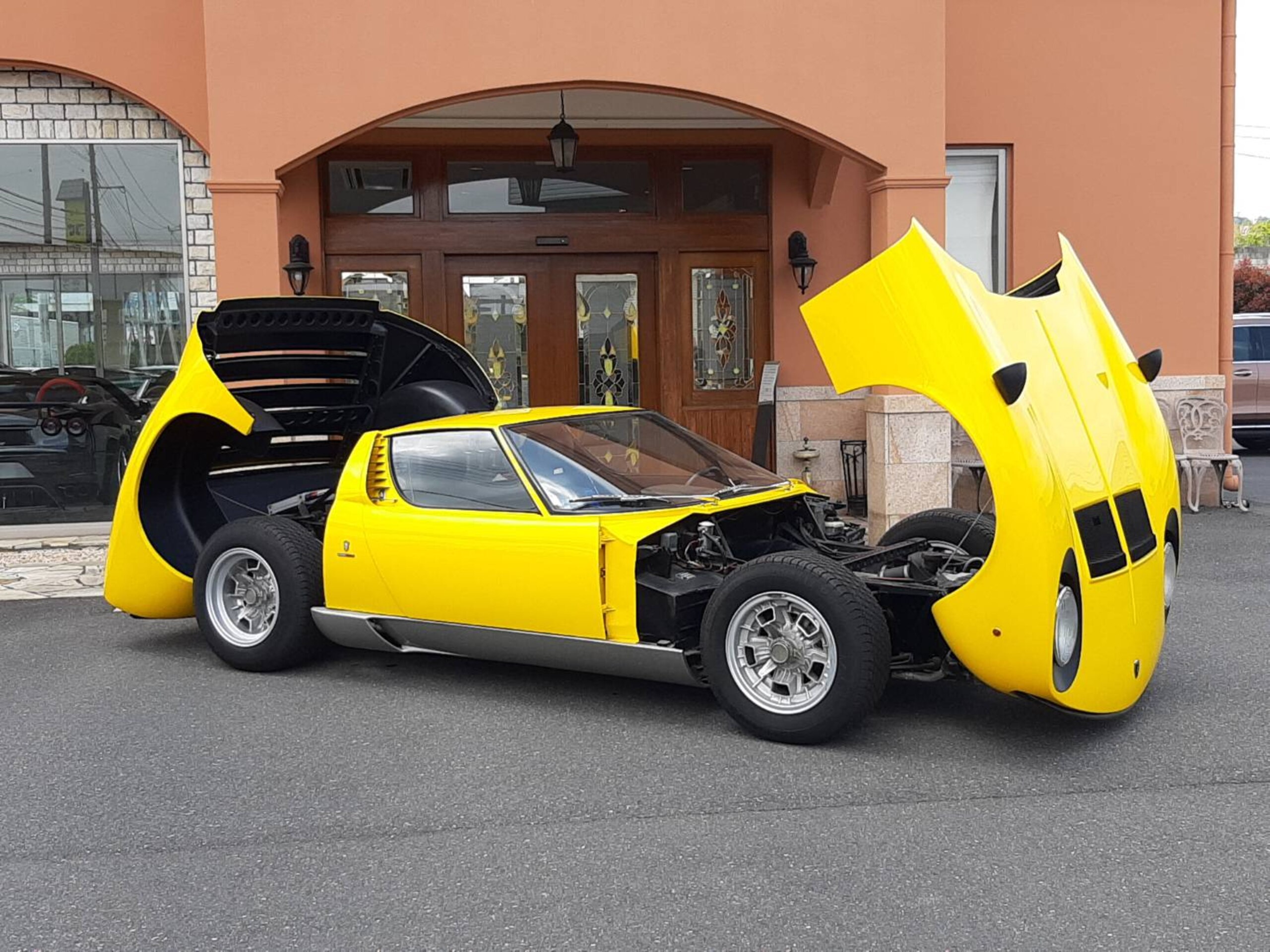 1968 Lamborghini Miura P400 — Photo 6 / 10