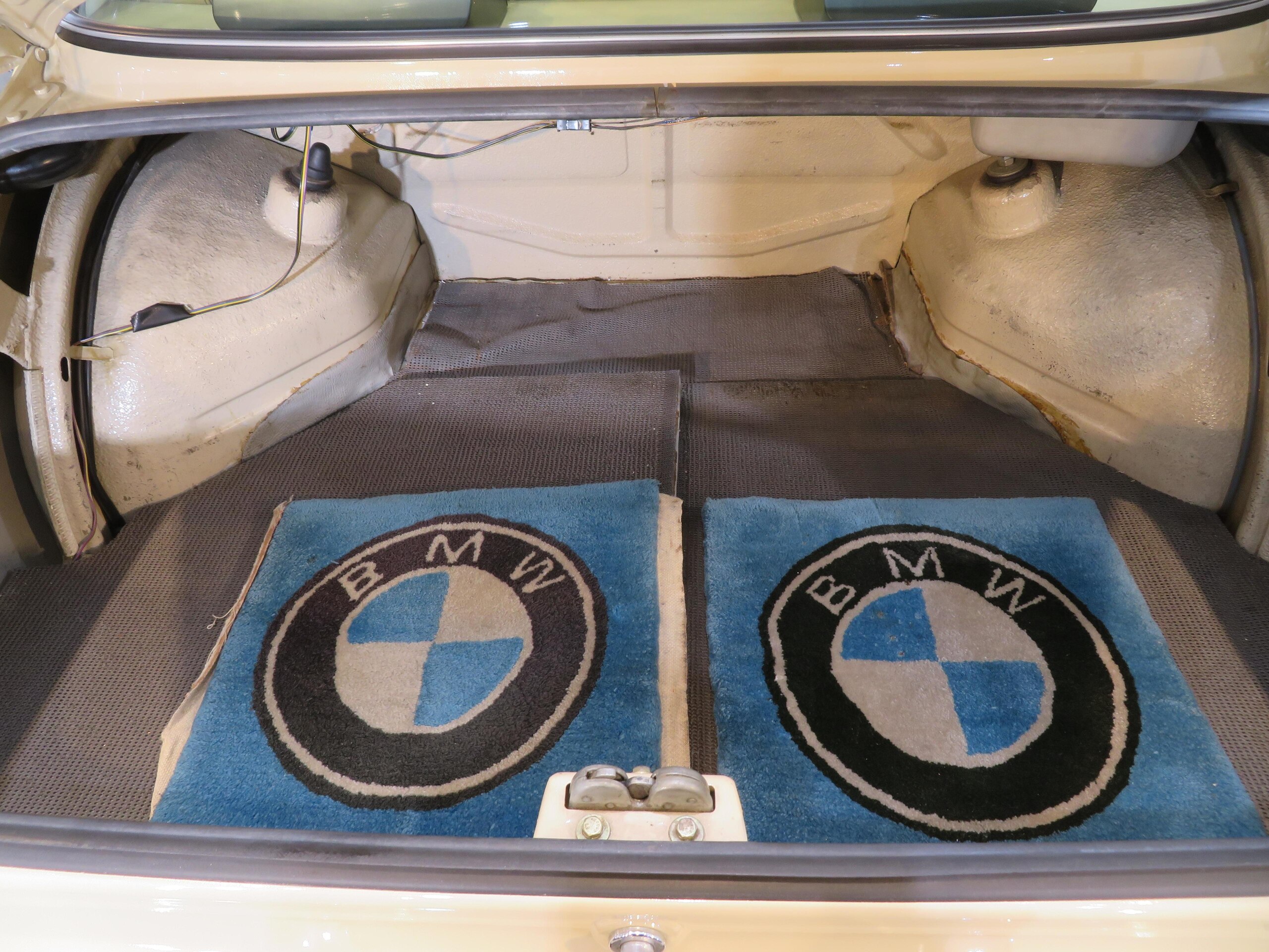 1975 BMW 2002tii — Photo 17 / 18