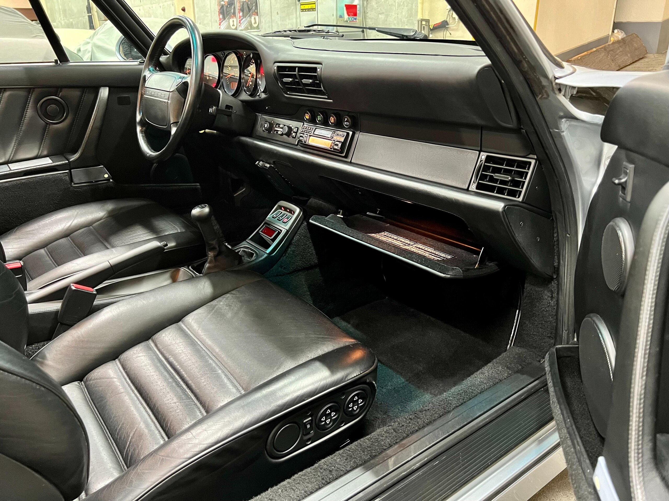 1991 Porsche 911 Turbo — Photo 14 / 21