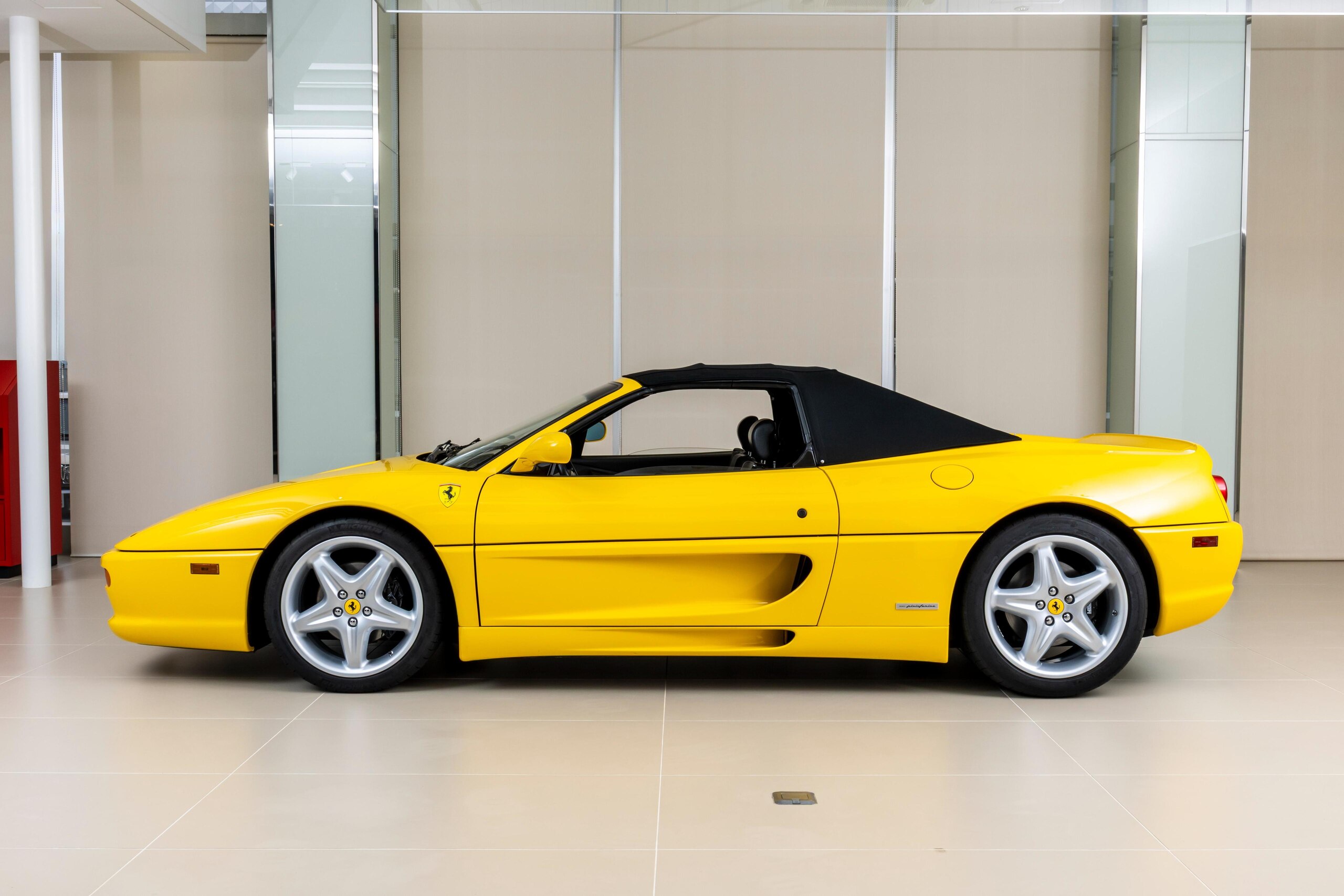 1996 Ferrari F355 Spider — Photo 9 / 21